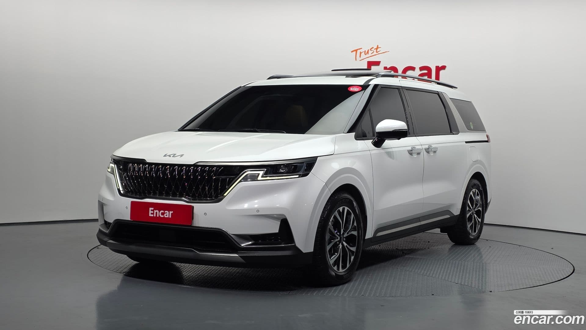 Main__Slider__Photo:Canival Kia 2022.7-0