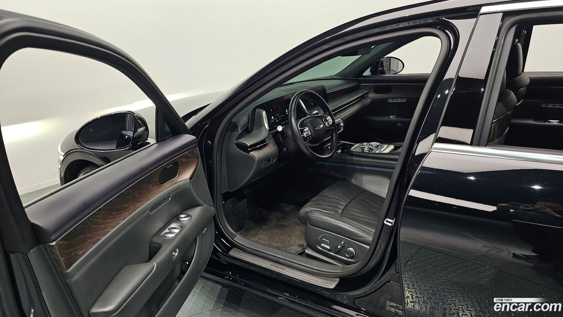 Main__Slider__Photo:G90 Genesis 2022.8-9