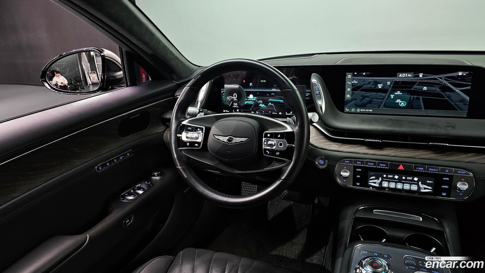 Main__Slider__Photo:G90 Genesis 2022.8-12
