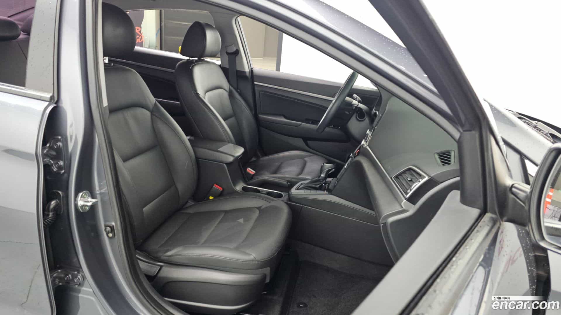 AVANTE Hyundai 2017.3-OPTION-015