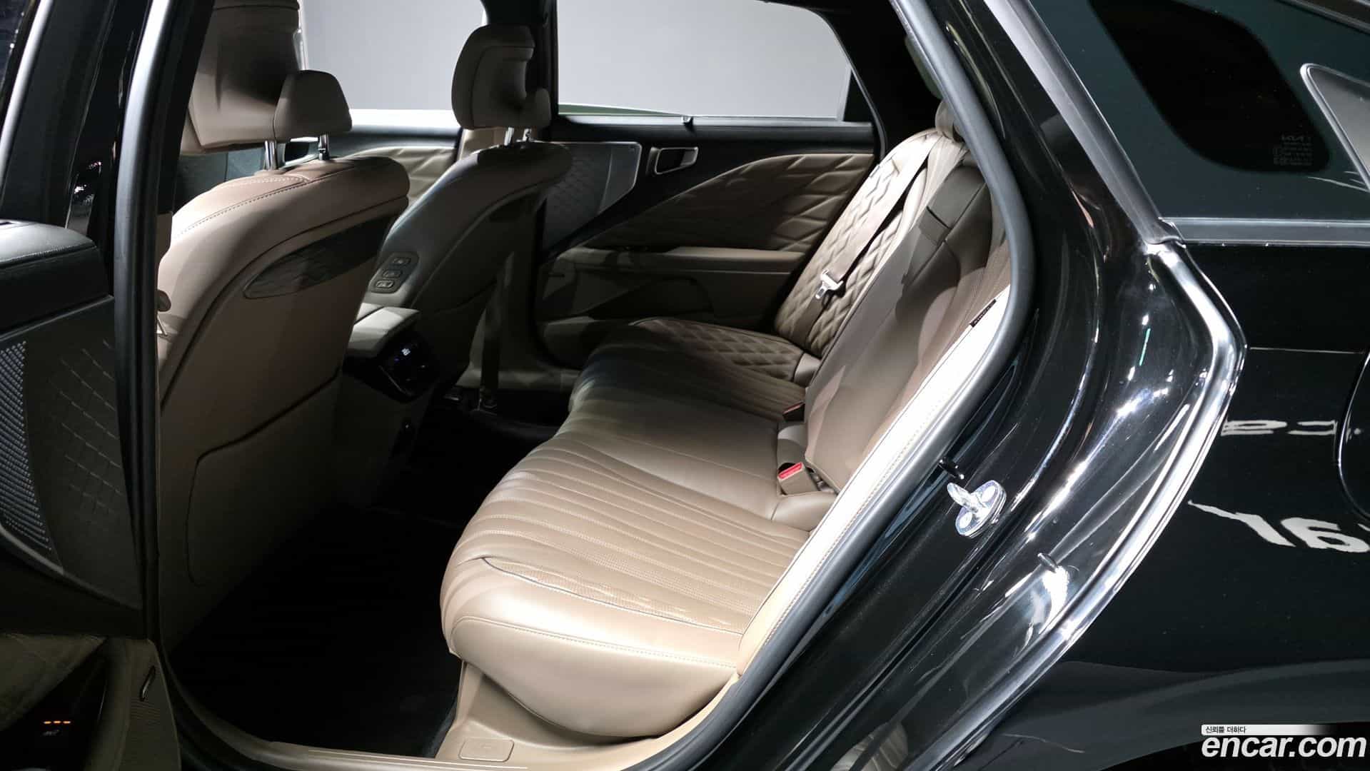 K8 Kia 2023.1-INNER-036