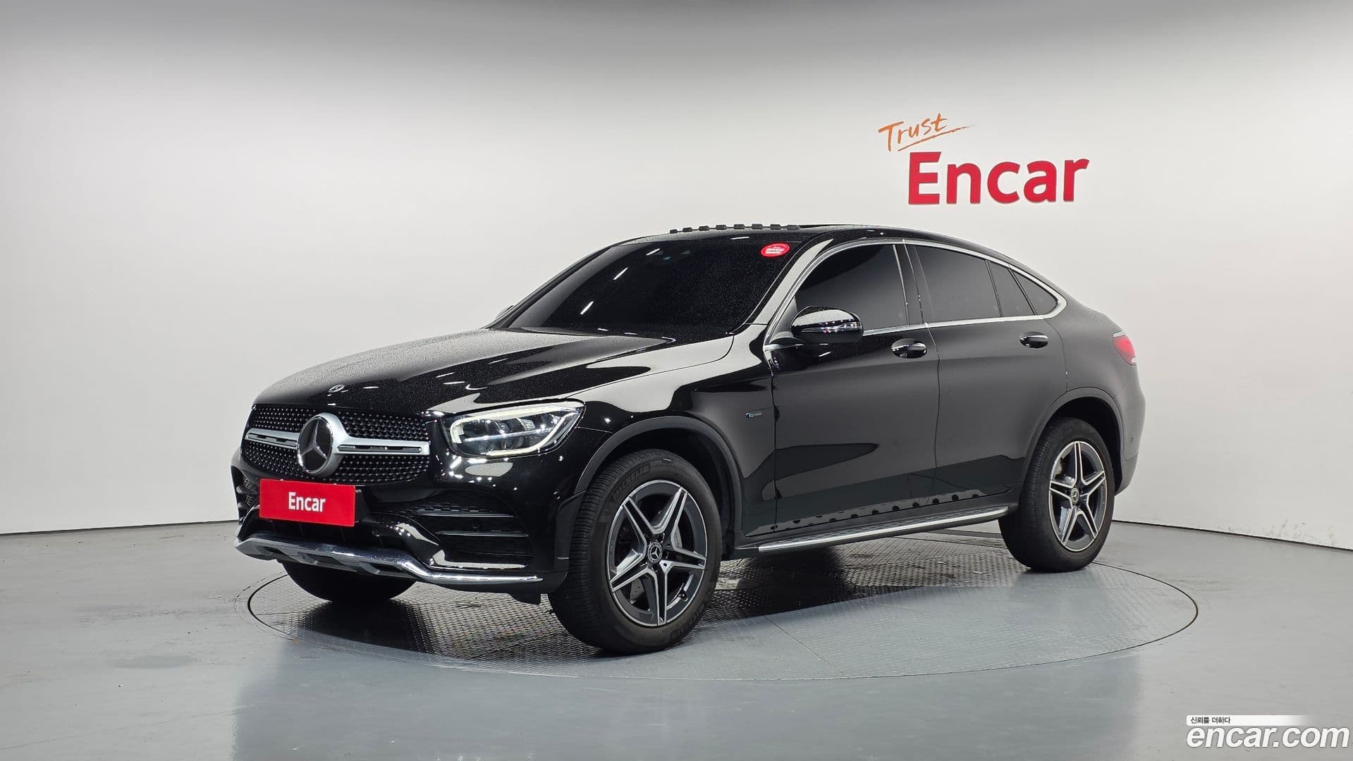 Main__Slider__Photo:GLC-Class Mercedes-Benz 2021.1-0