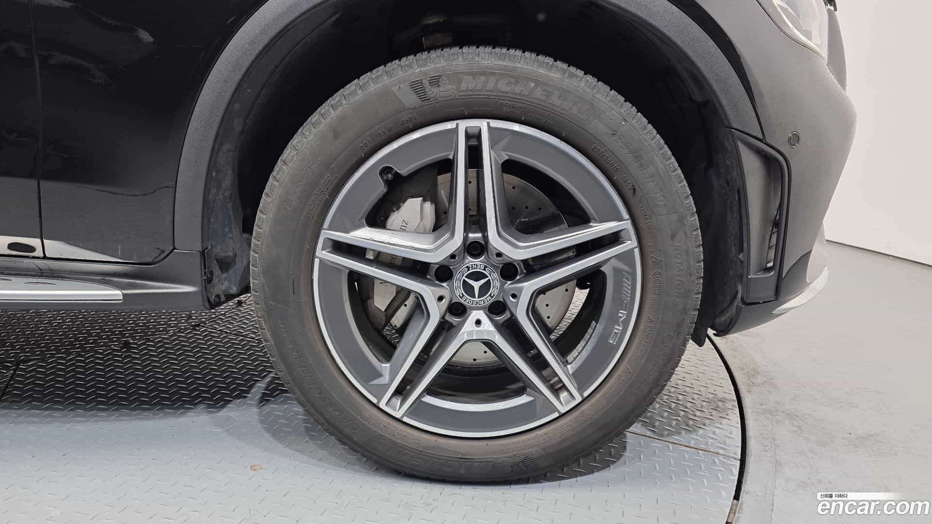 GLC-Class Mercedes-Benz 2021.1-OUTER-005