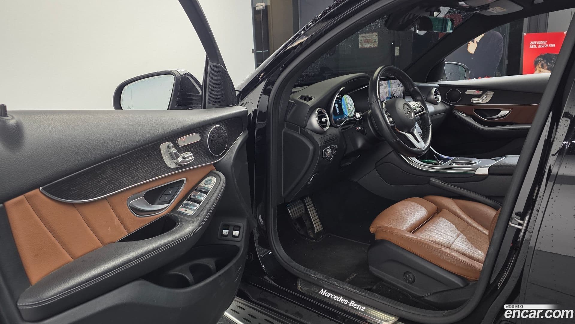 Main__Slider__Photo:GLC-Class Mercedes-Benz 2021.1-9