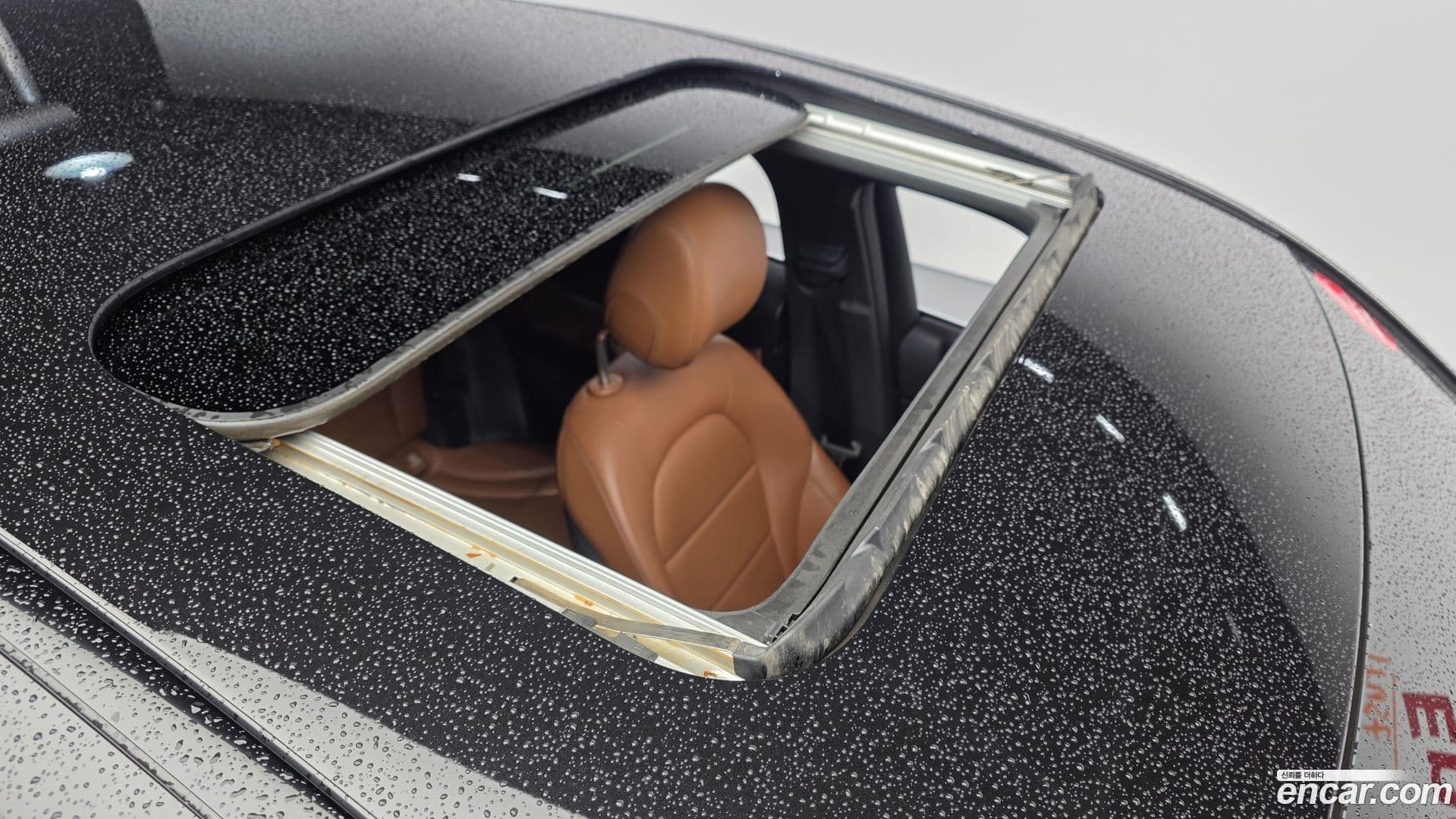 Main__Slider__Photo:GLC-Class Mercedes-Benz 2021.1-18