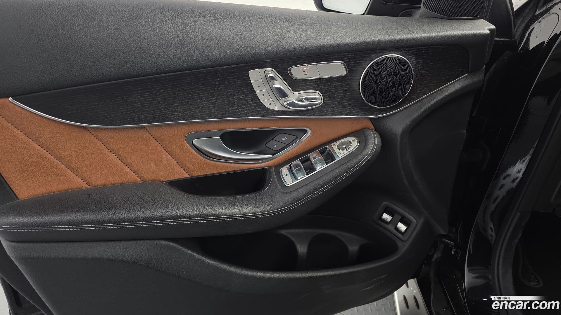 Main__Slider__Photo:GLC-Class Mercedes-Benz 2021.1-23