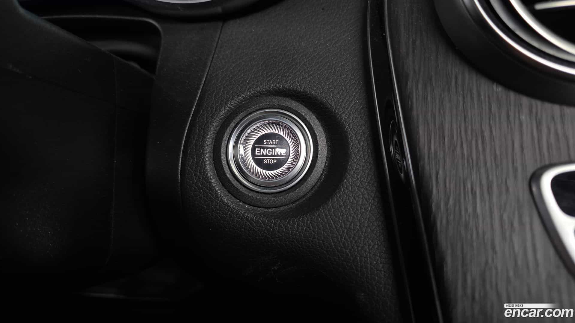 GLC-Class Mercedes-Benz 2021.1-OPTION-041