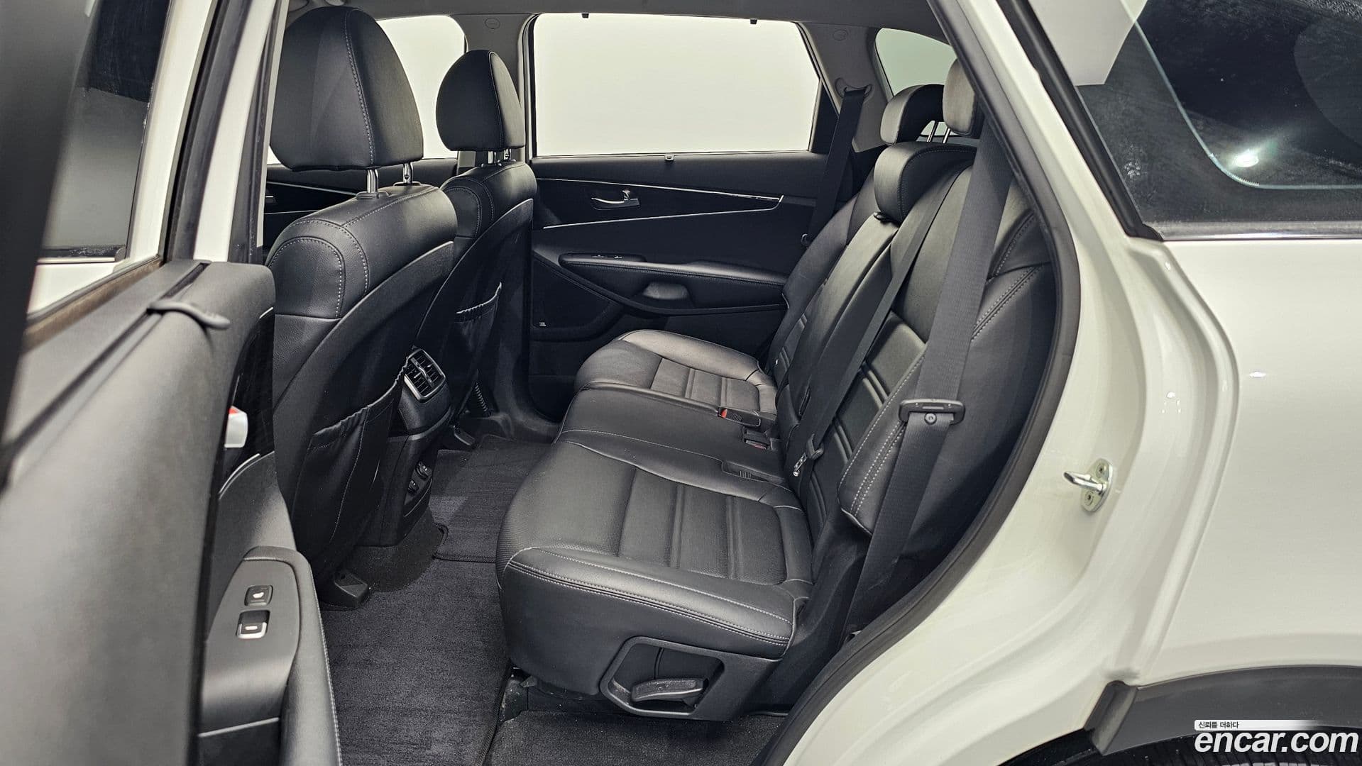 Main__Slider__Photo:Sorento Kia 2020.0-10