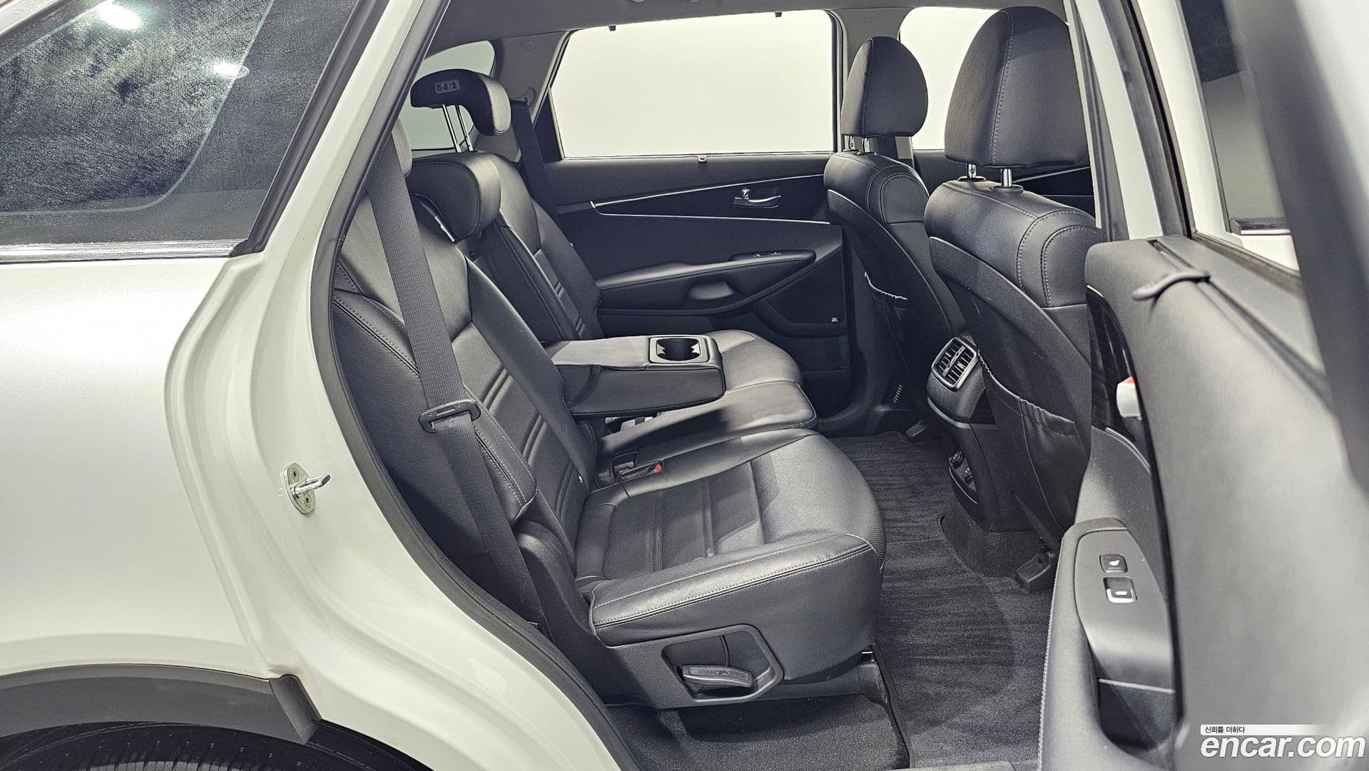 Main__Slider__Photo:Sorento Kia 2020.0-11