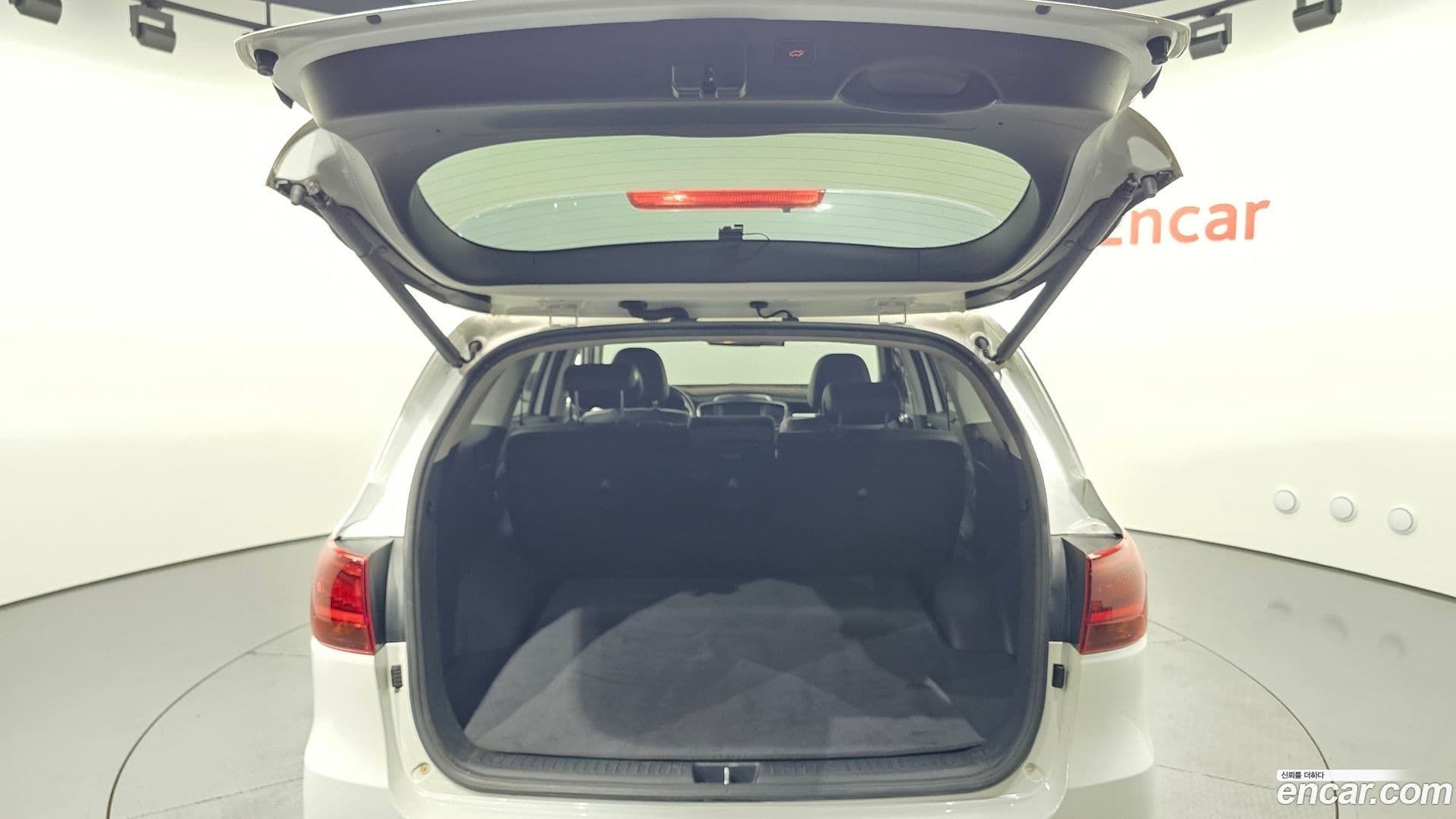 Main__Slider__Photo:Sorento Kia 2020.0-18