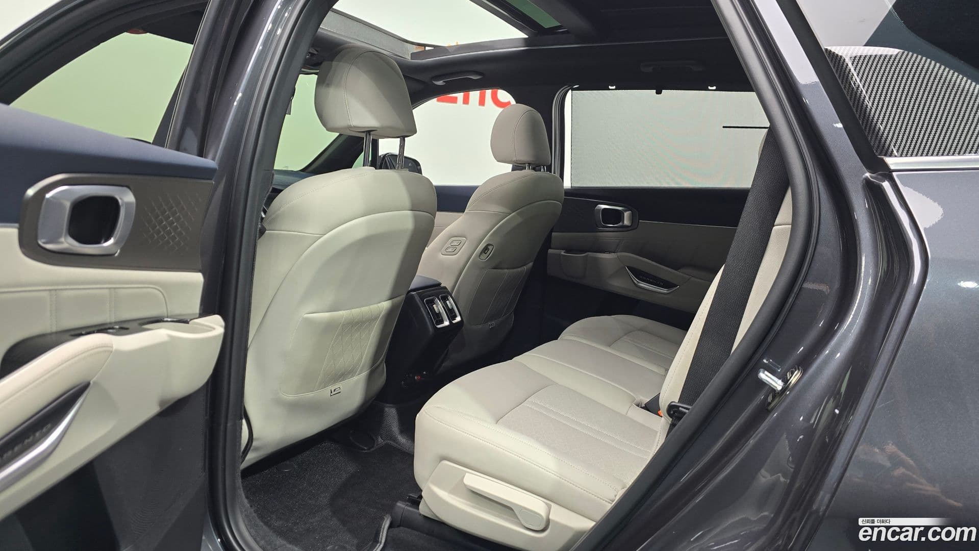 Main__Slider__Photo:Sorento Kia 2022.4-10