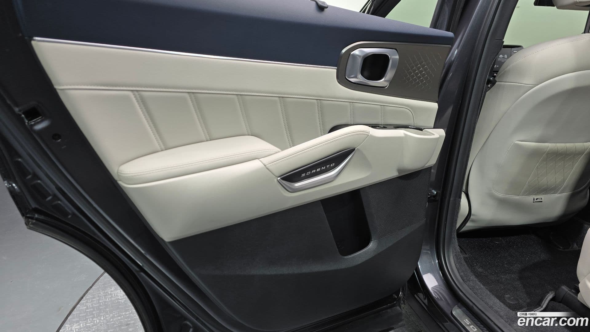 Main__Slider__Photo:Sorento Kia 2022.4-24