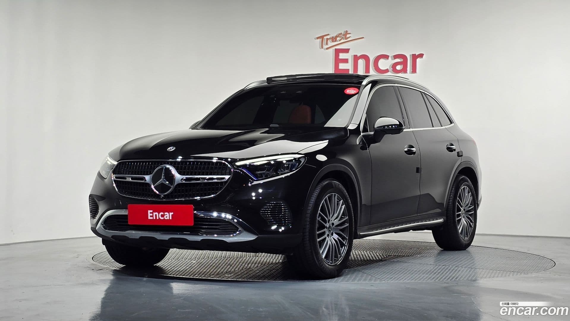 Main__Slider__Photo:GLC-Class Mercedes-Benz 2025.0-0