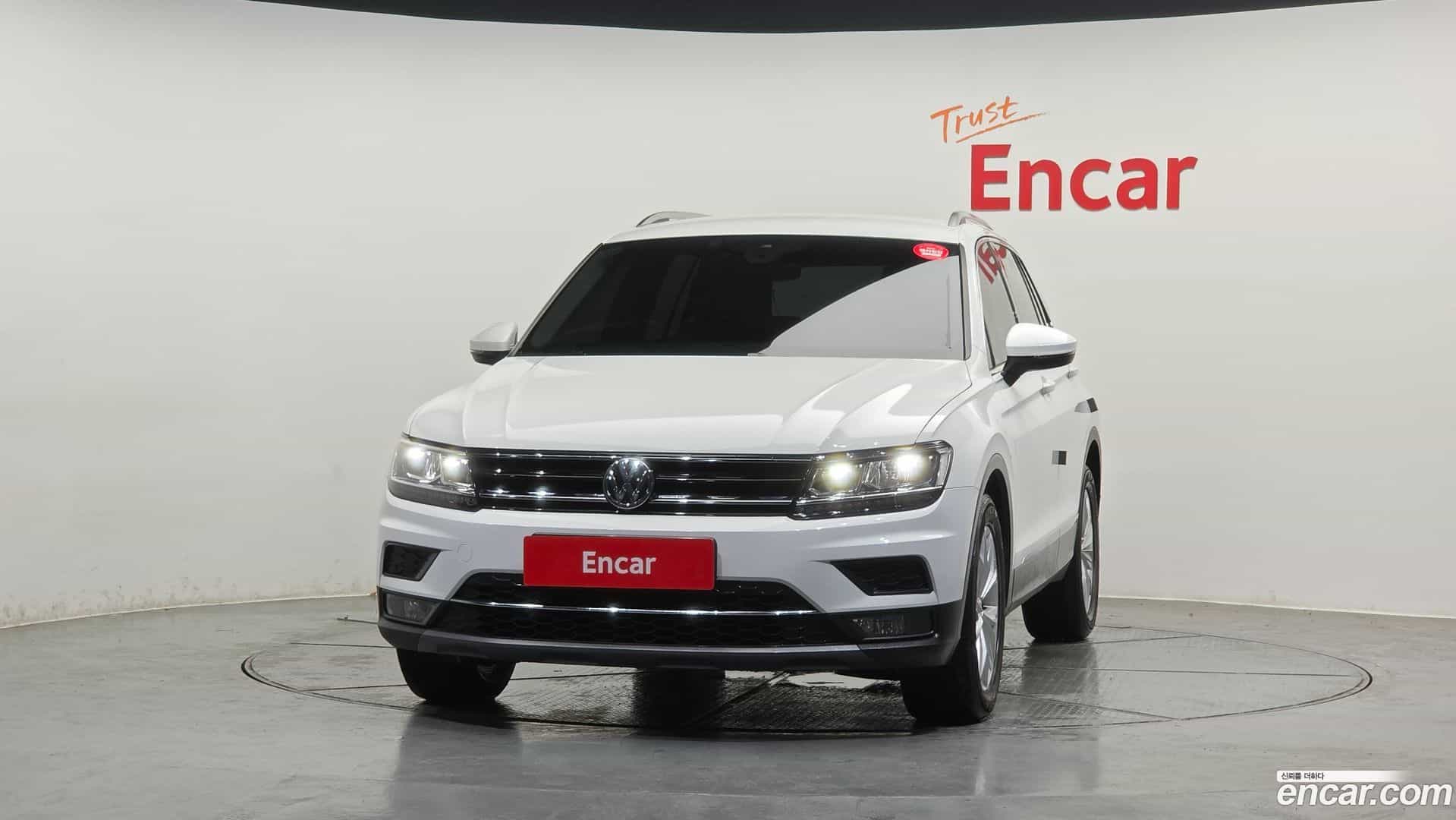 Tiguan Volkswagen 2018.8-OUTER-003