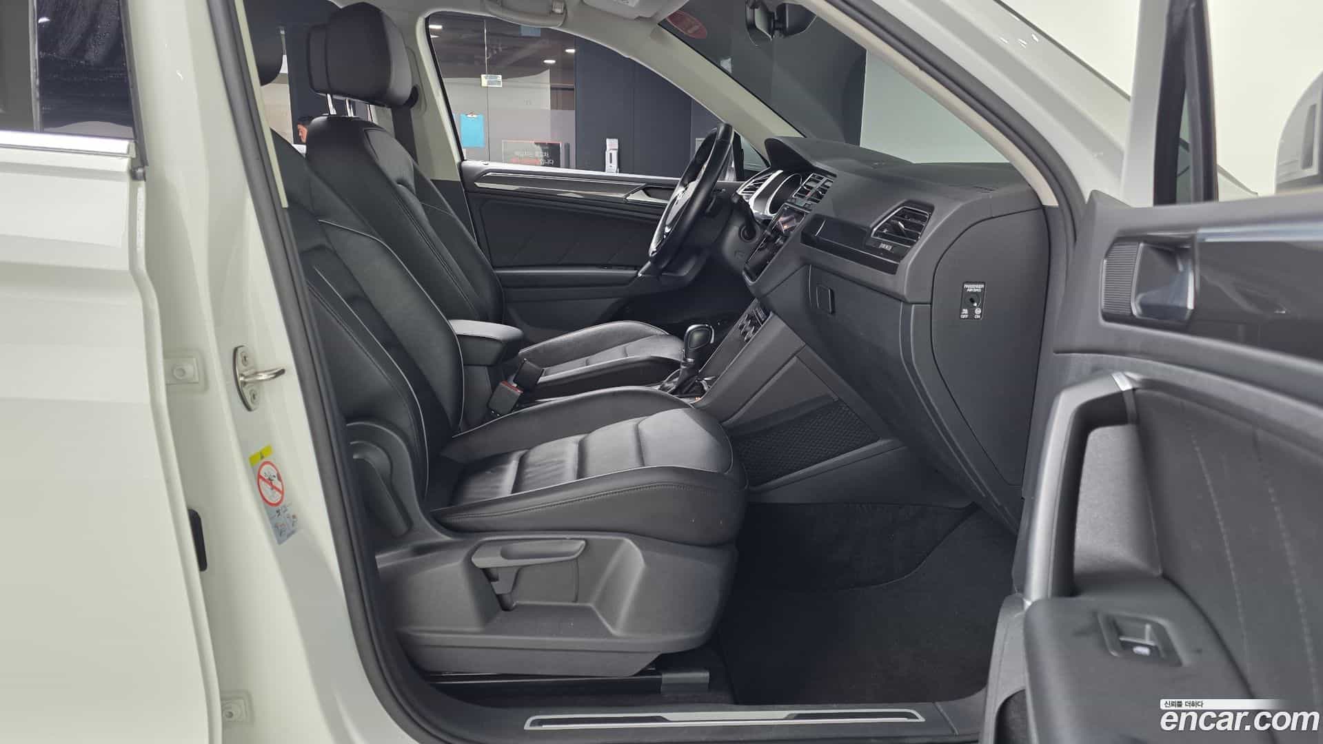Tiguan Volkswagen 2018.8-OPTION-015