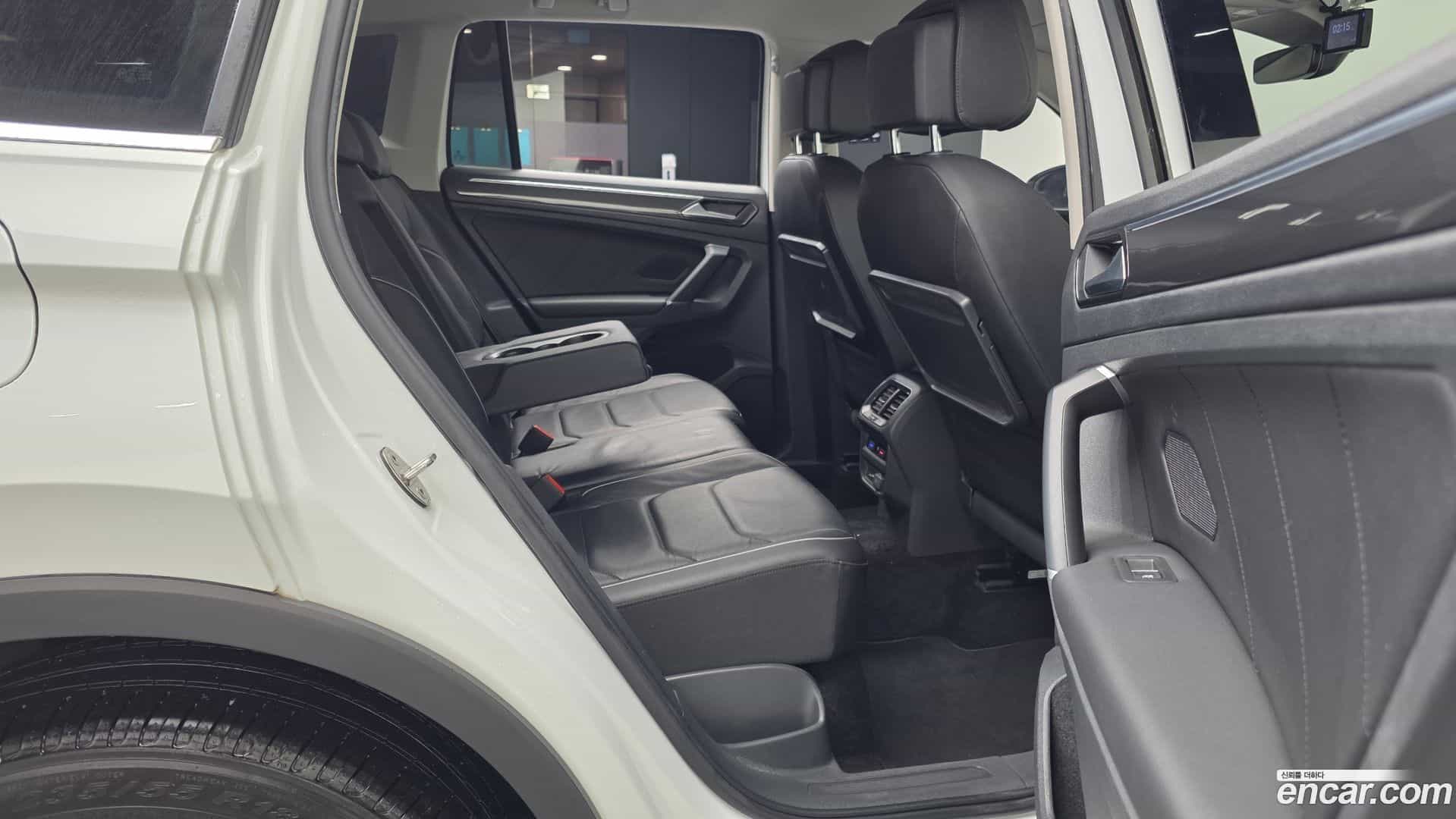 Tiguan Volkswagen 2018.8-OPTION-016