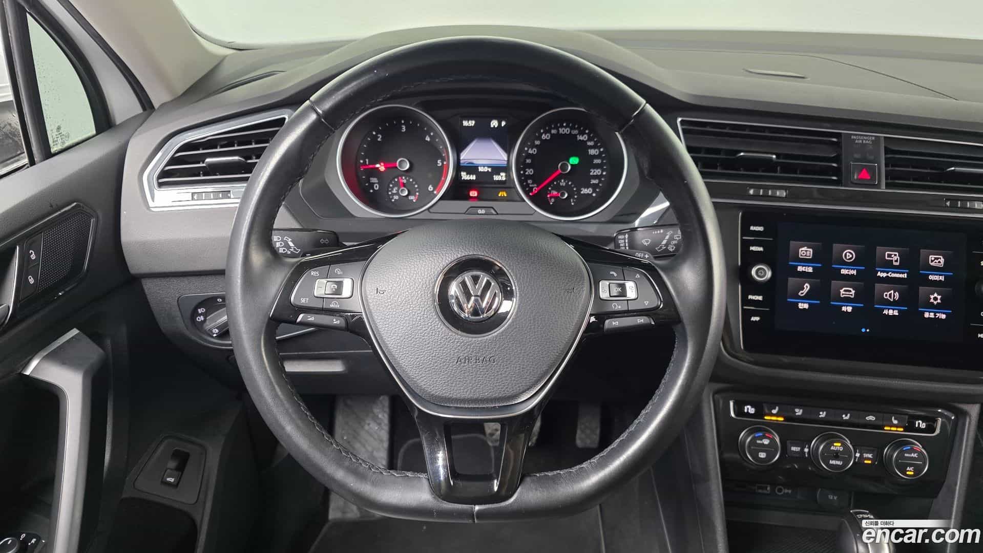 Tiguan Volkswagen 2018.8-OPTION-017