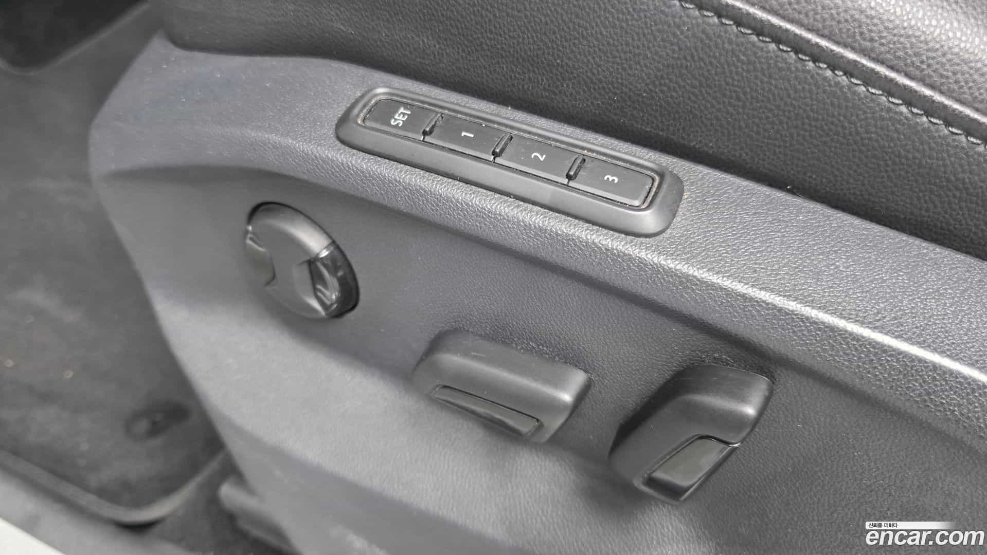 Tiguan Volkswagen 2018.8-OPTION-023