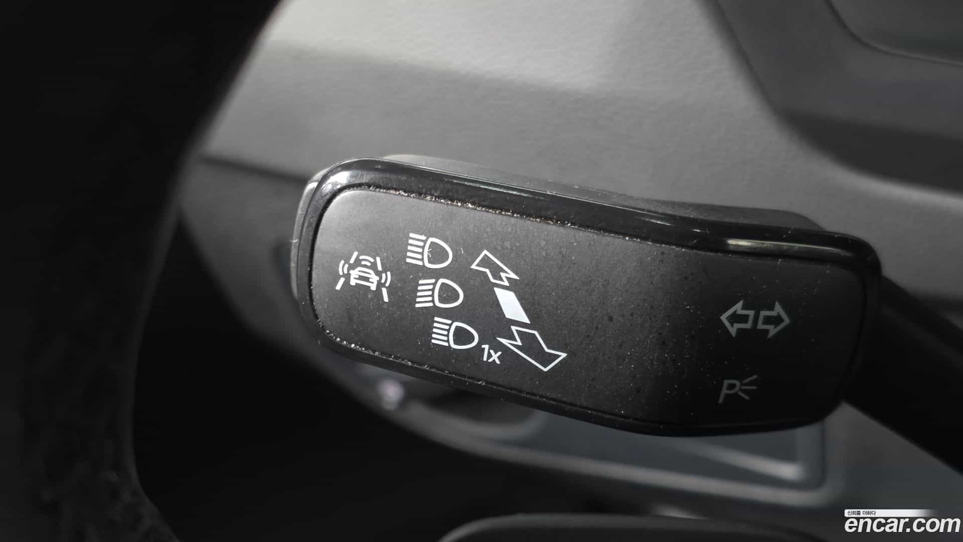 Tiguan Volkswagen 2018.8-OPTION-040