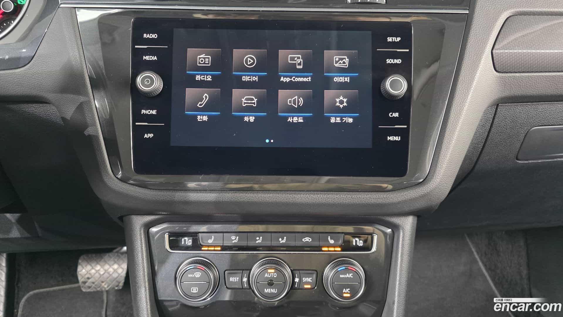 Tiguan Volkswagen 2018.8-OPTION-041