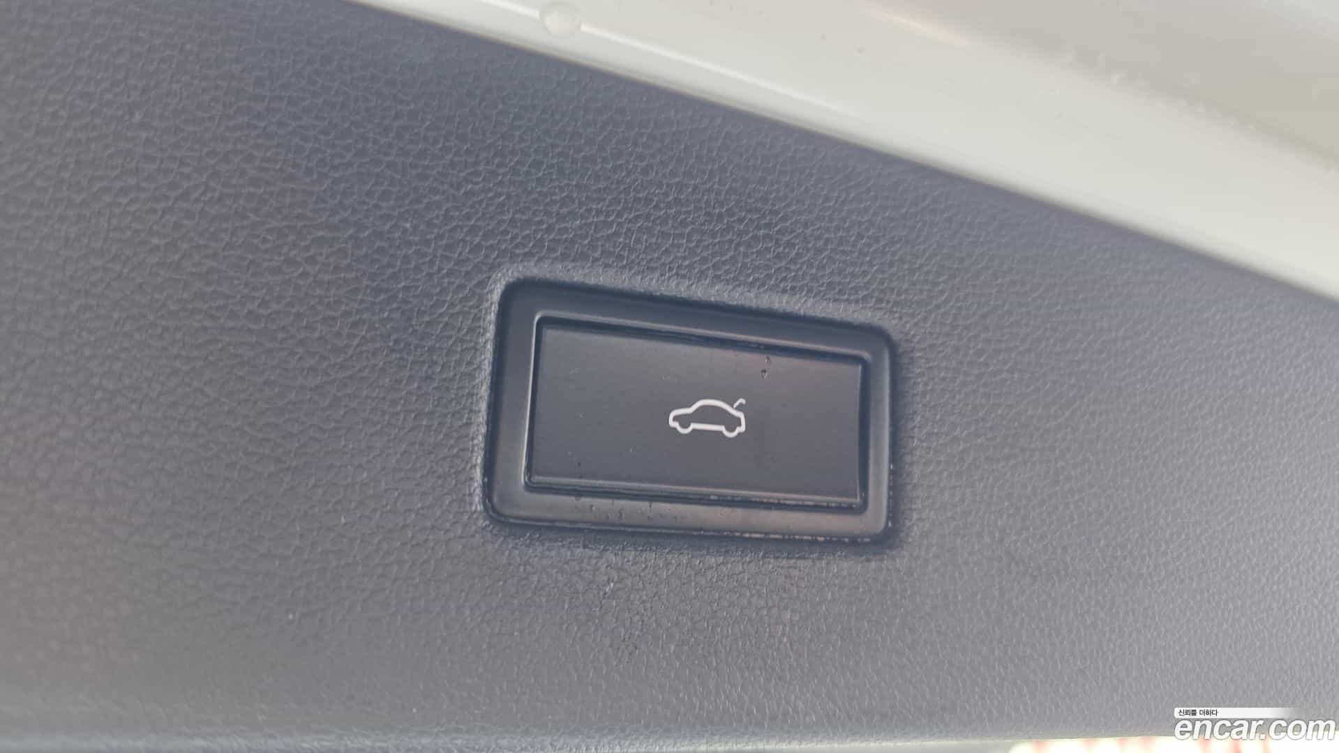 Tiguan Volkswagen 2018.8-OPTION-044