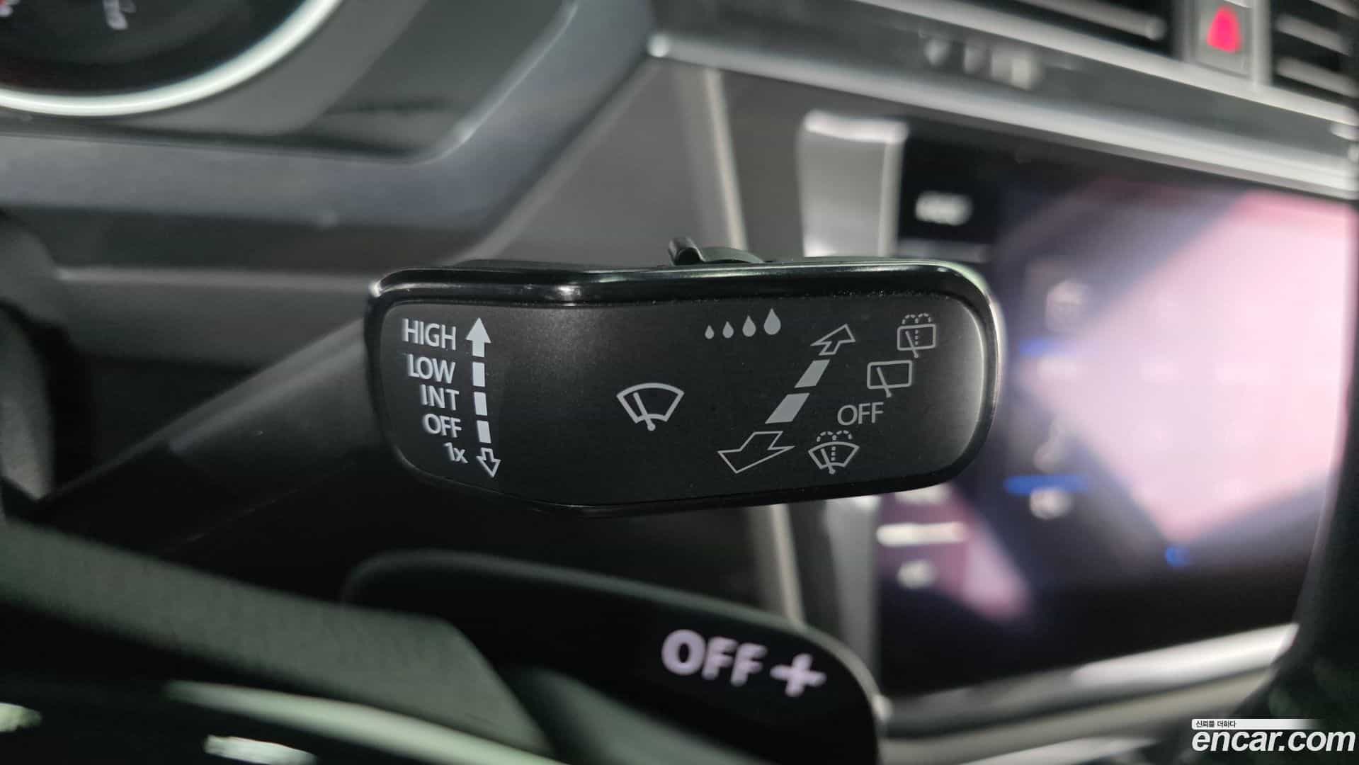 Tiguan Volkswagen 2018.8-OPTION-045