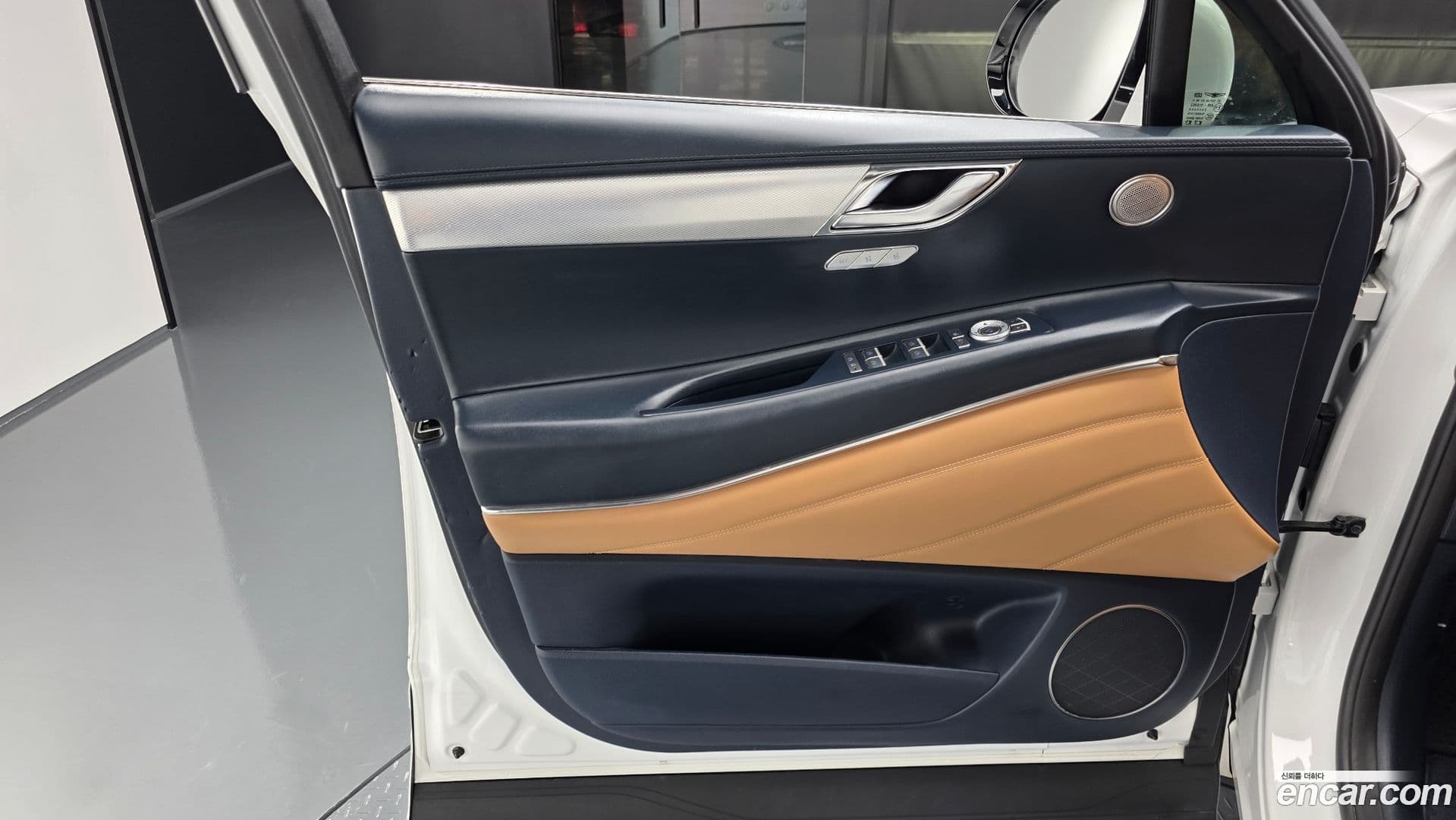 Main__Slider__Photo:GV80 Genesis 2021.11-23