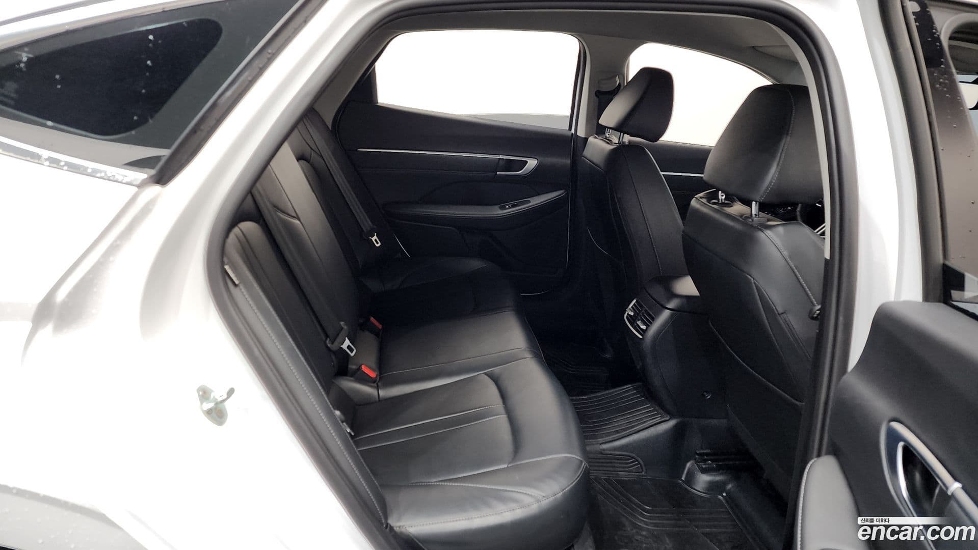 Main__Slider__Photo:Sonata Hyundai 2025.5-10