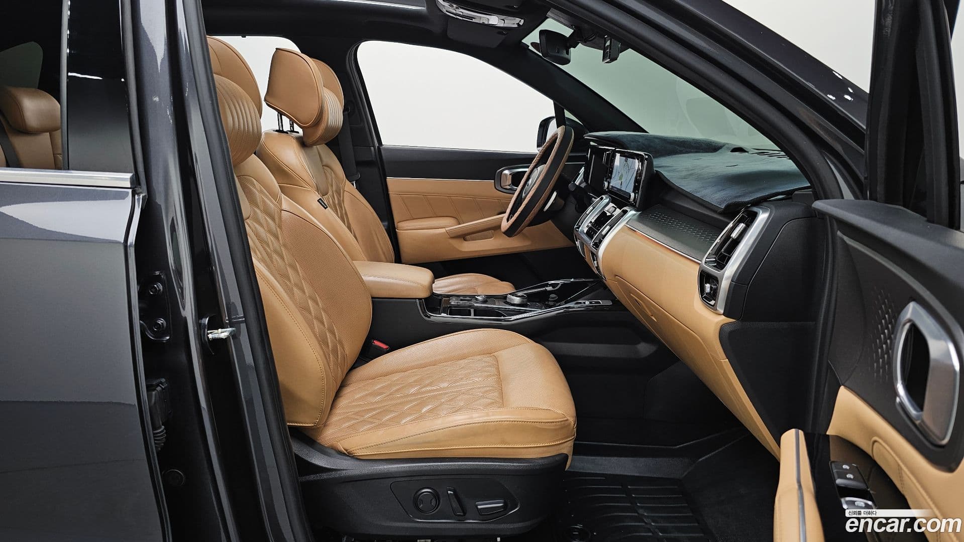 Main__Slider__Photo:Sorento Kia 2020.6-10
