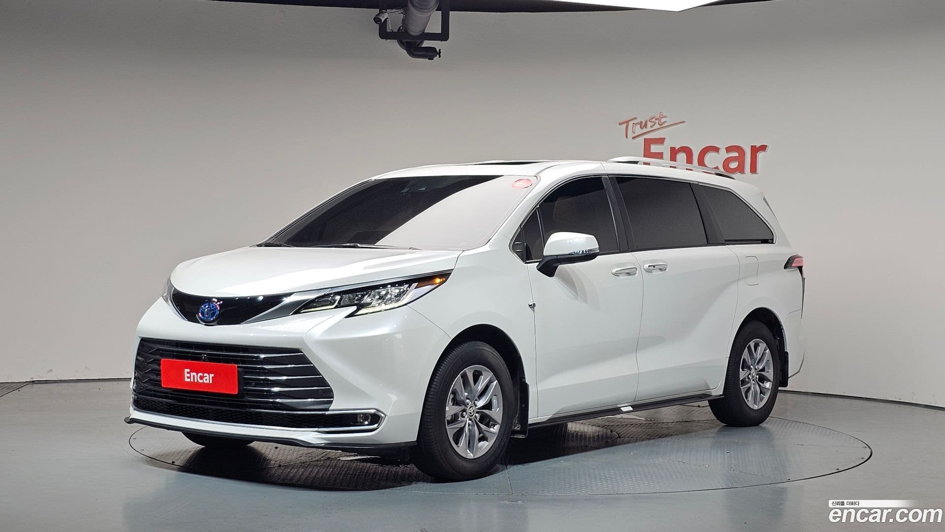 Main__Slider__Photo:Sienna Toyota 2024.11-0