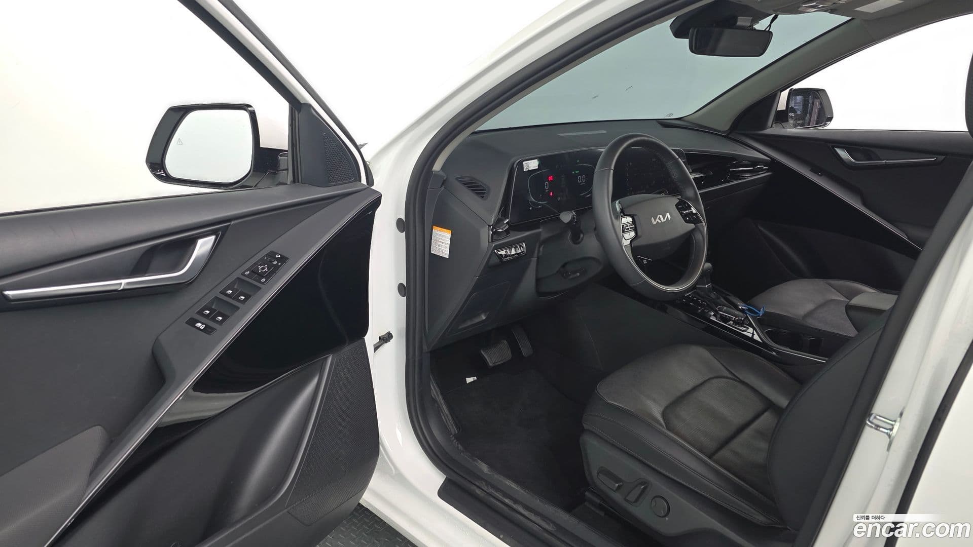 Main__Slider__Photo:Niro Kia 2022.3-9