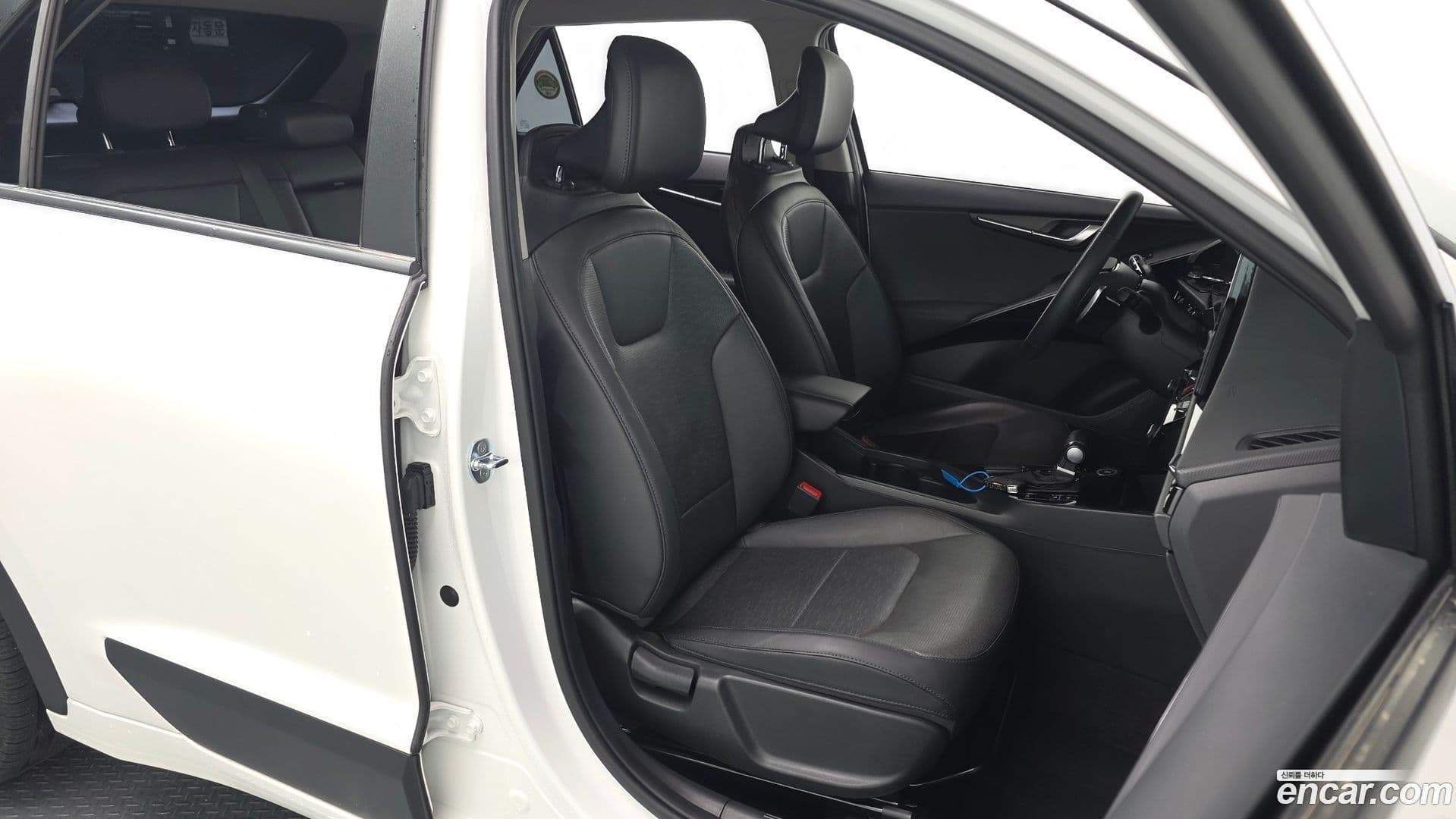 Main__Slider__Photo:Niro Kia 2022.3-11