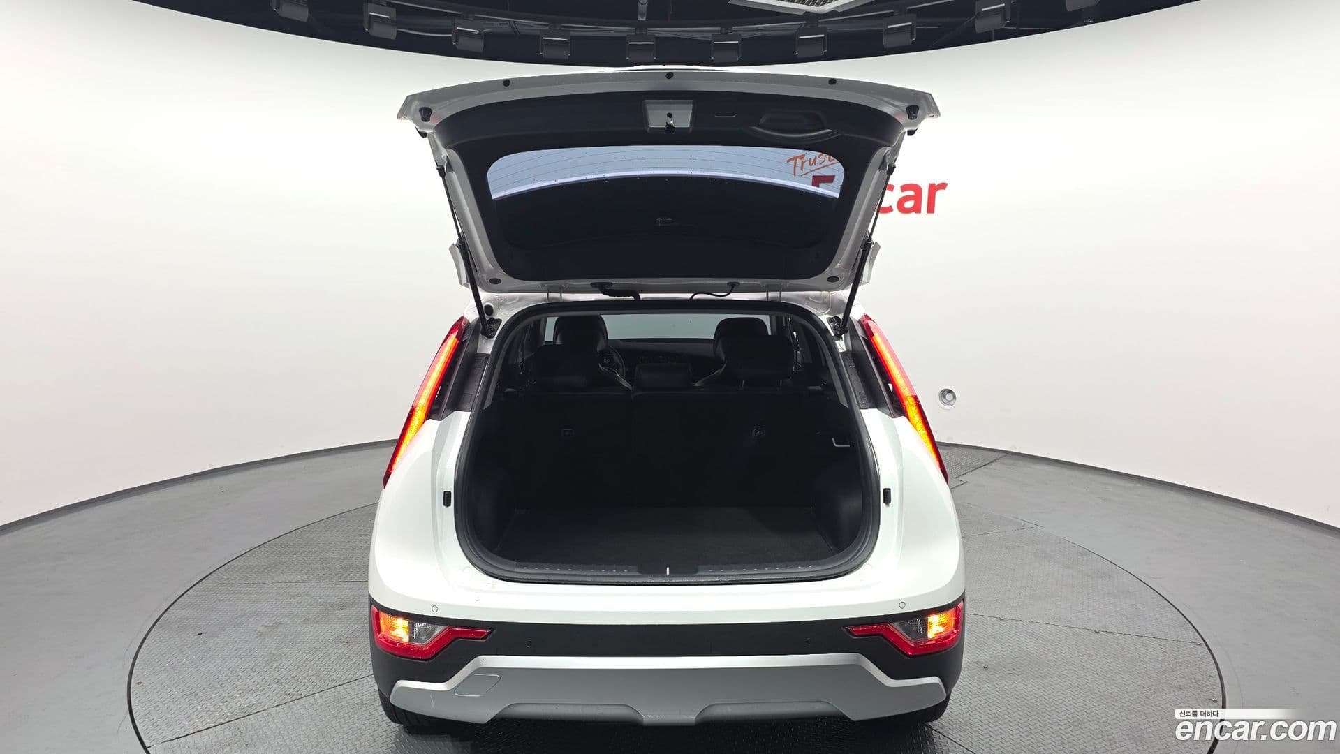 Main__Slider__Photo:Niro Kia 2022.3-19