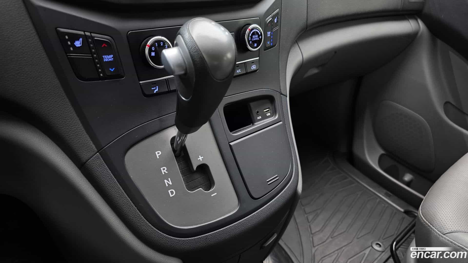 Starex Hyundai 2018.8-INNER-009