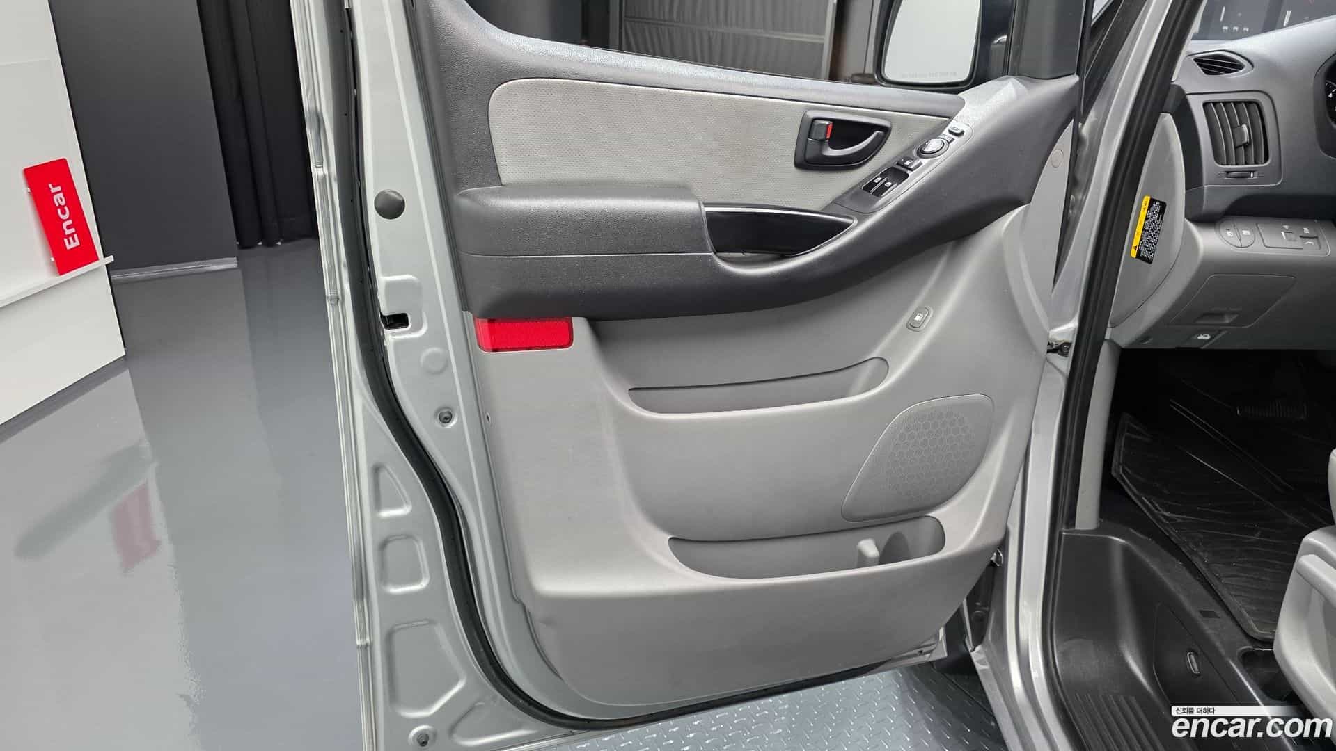 Starex Hyundai 2018.8-INNER-034