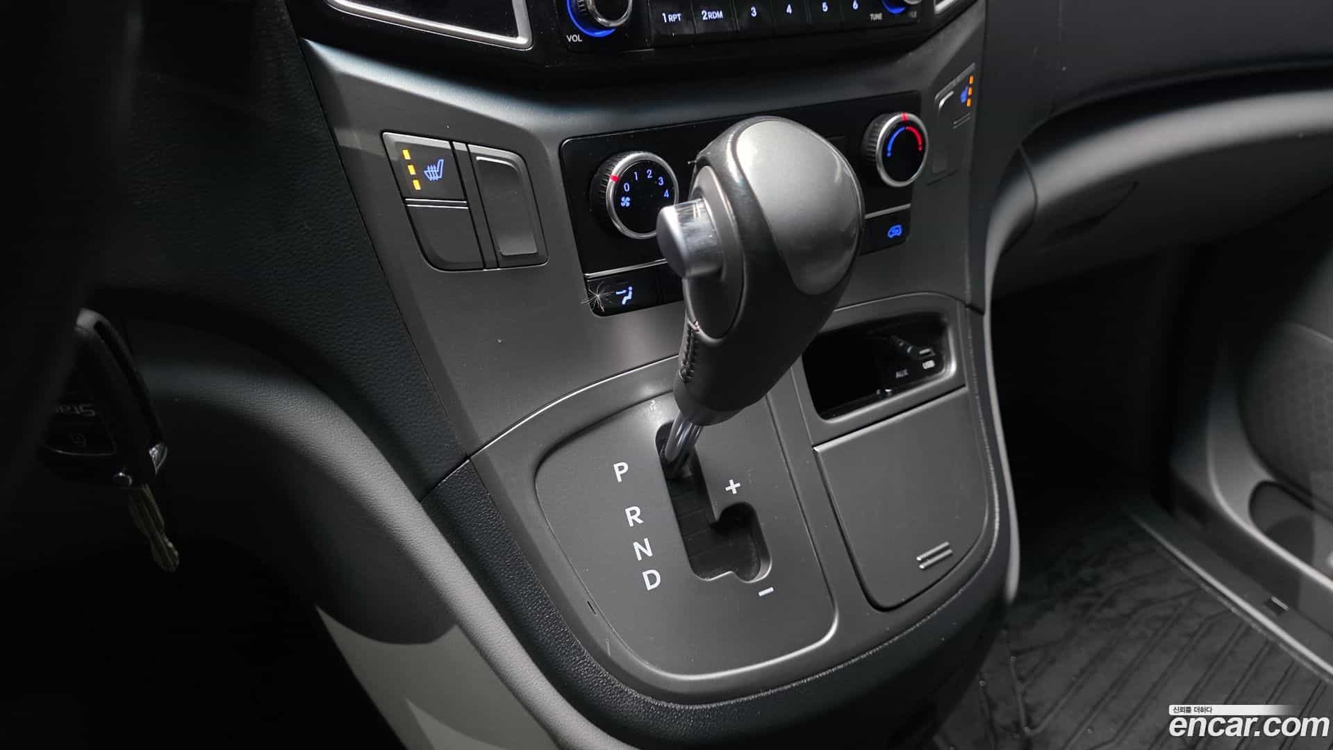 Starex Hyundai 2020.6-INNER-009