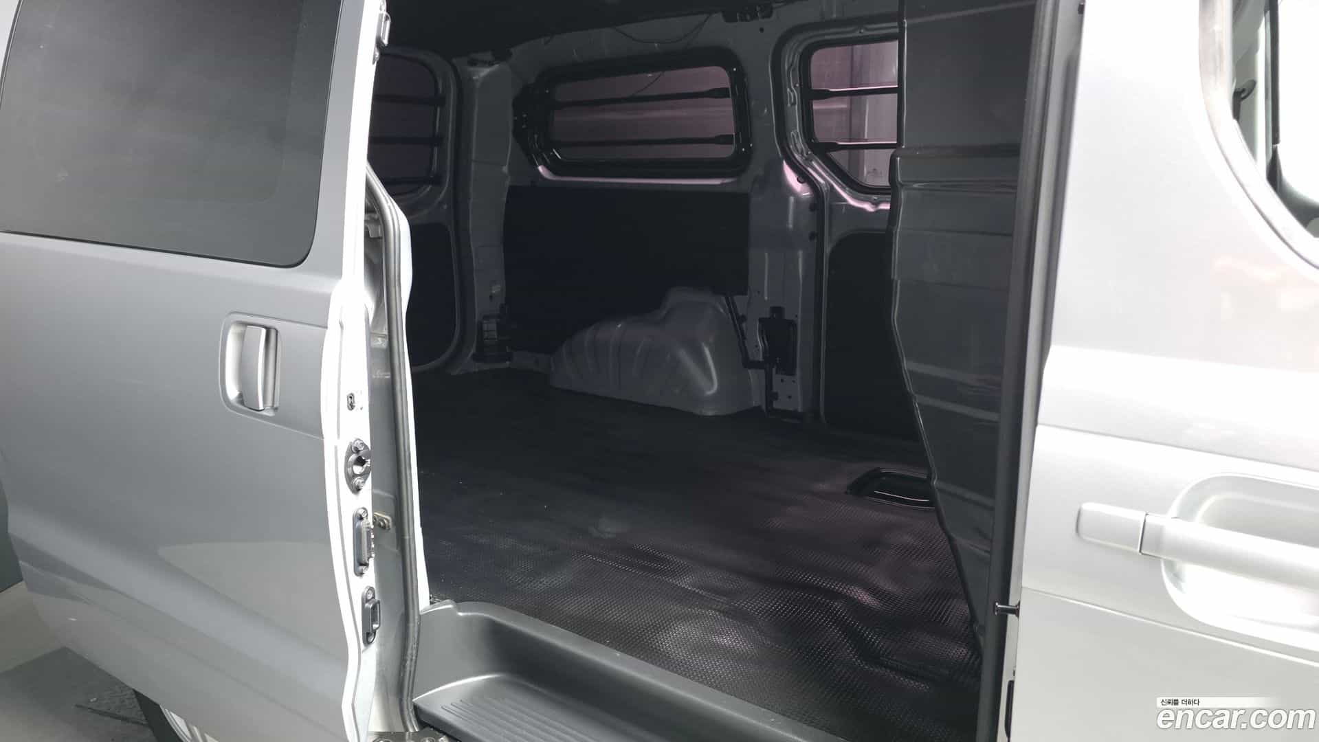 Starex Hyundai 2020.6-OPTION-015