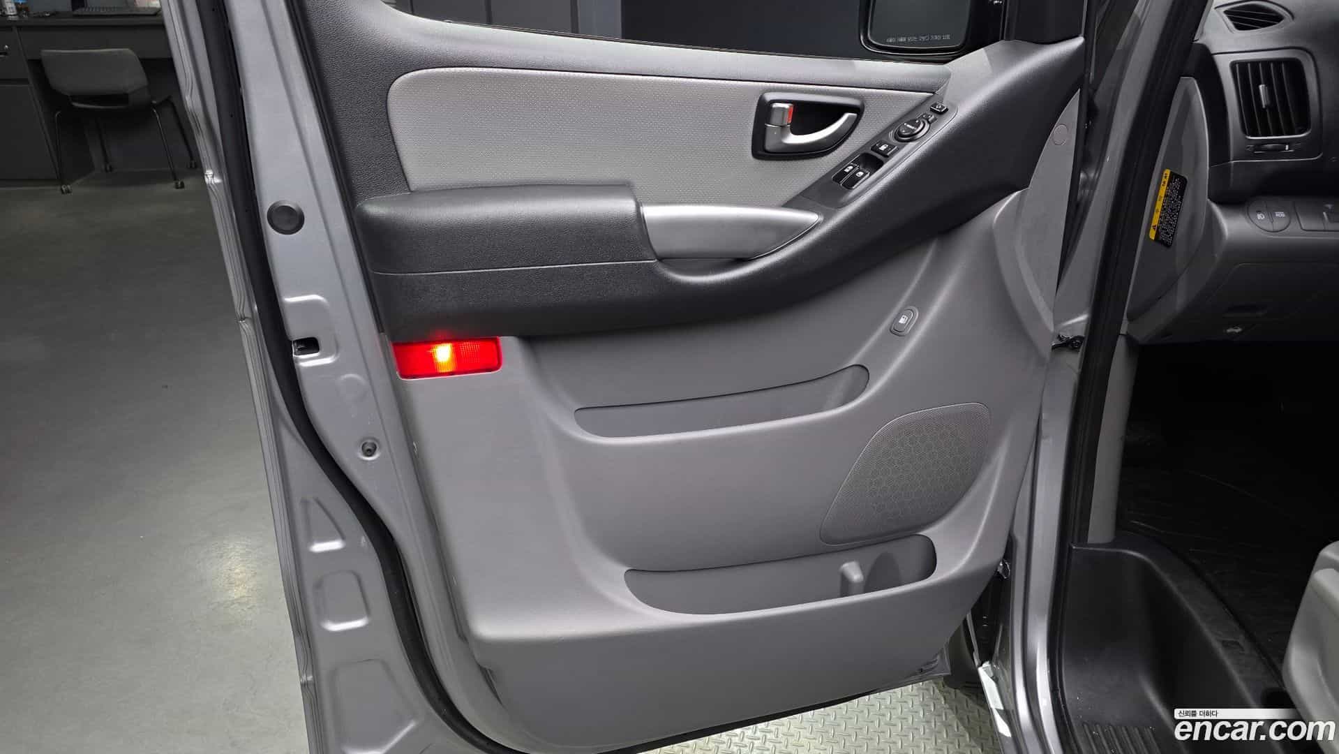 Starex Hyundai 2020.6-INNER-034