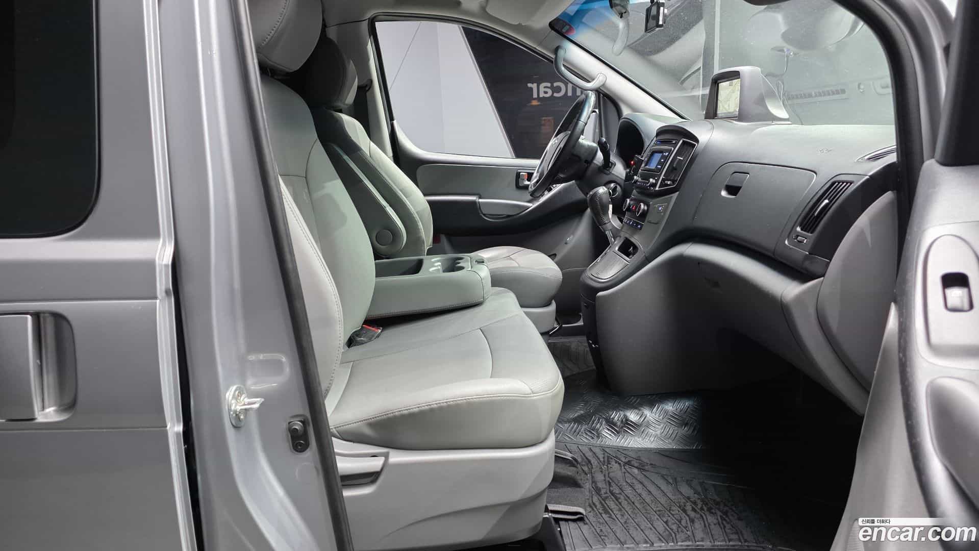 Starex Hyundai 2020.6-INNER-036