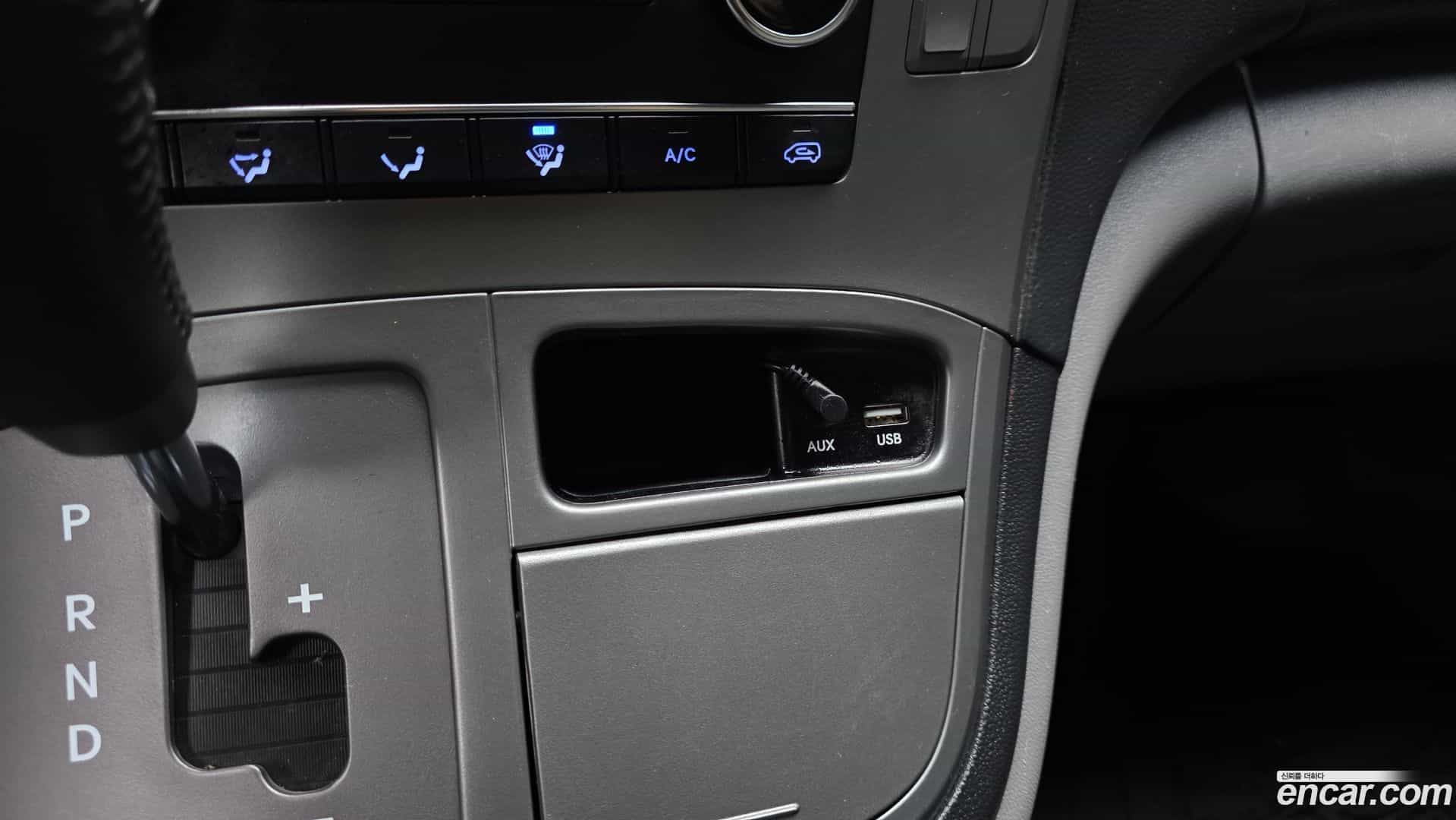Starex Hyundai 2020.6-OPTION-041