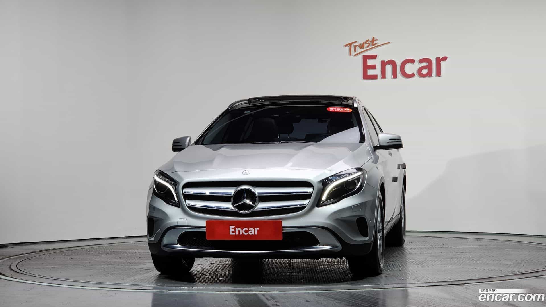 GLA-Class Mercedes-Benz 2016.9-OUTER-003