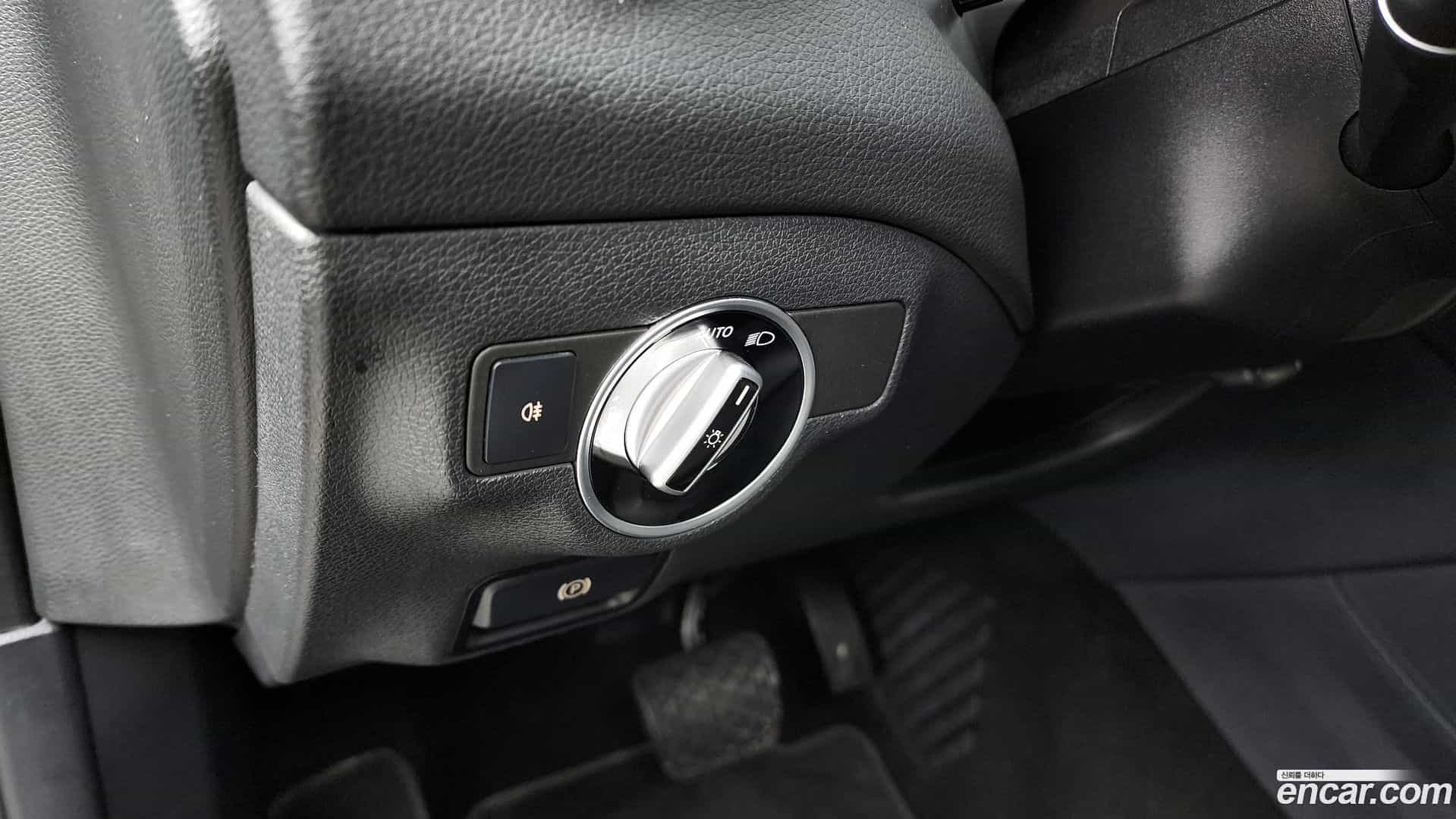 GLA-Class Mercedes-Benz 2016.9-OPTION-020