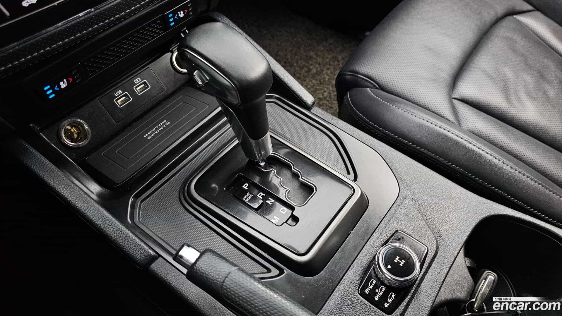 Rexton KG Mobility 2022.0-INNER-009