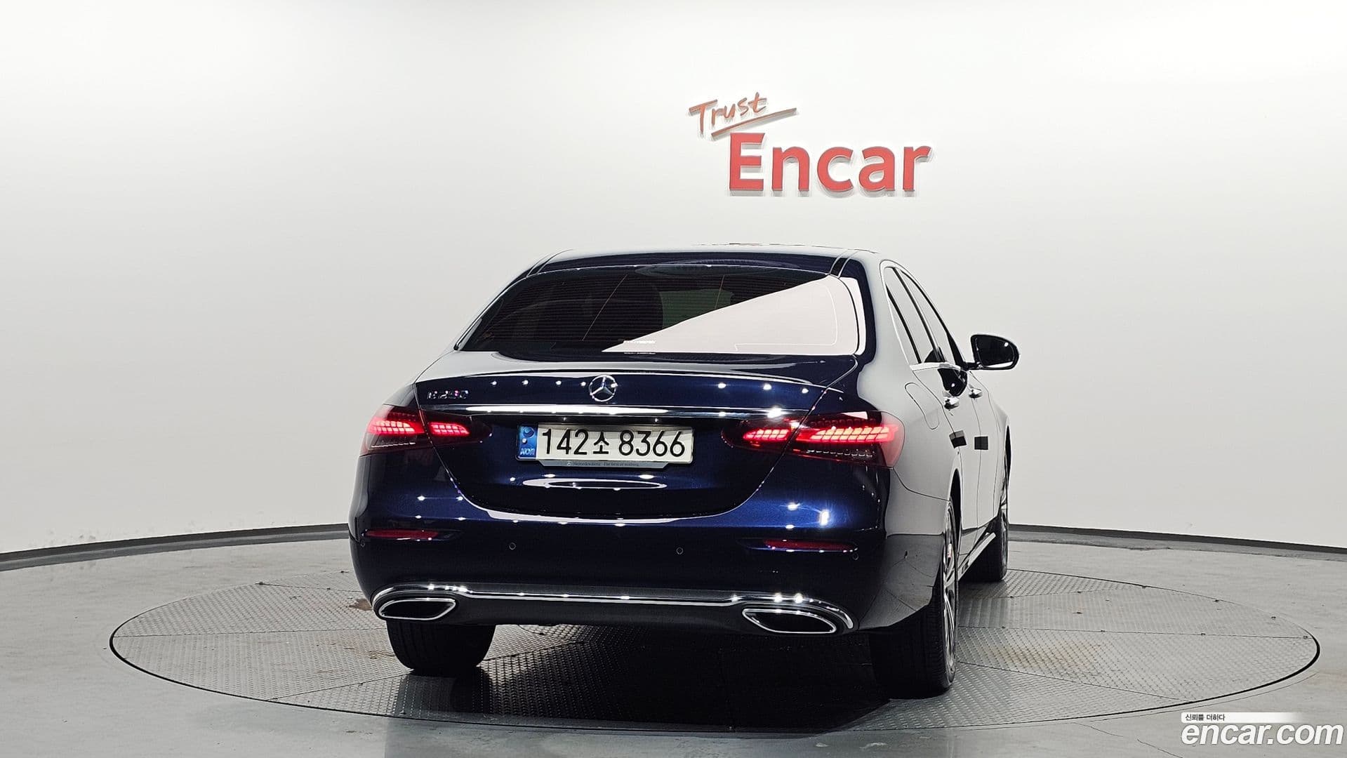 Main__Slider__Photo:E-Class Mercedes-Benz 2021.3-3