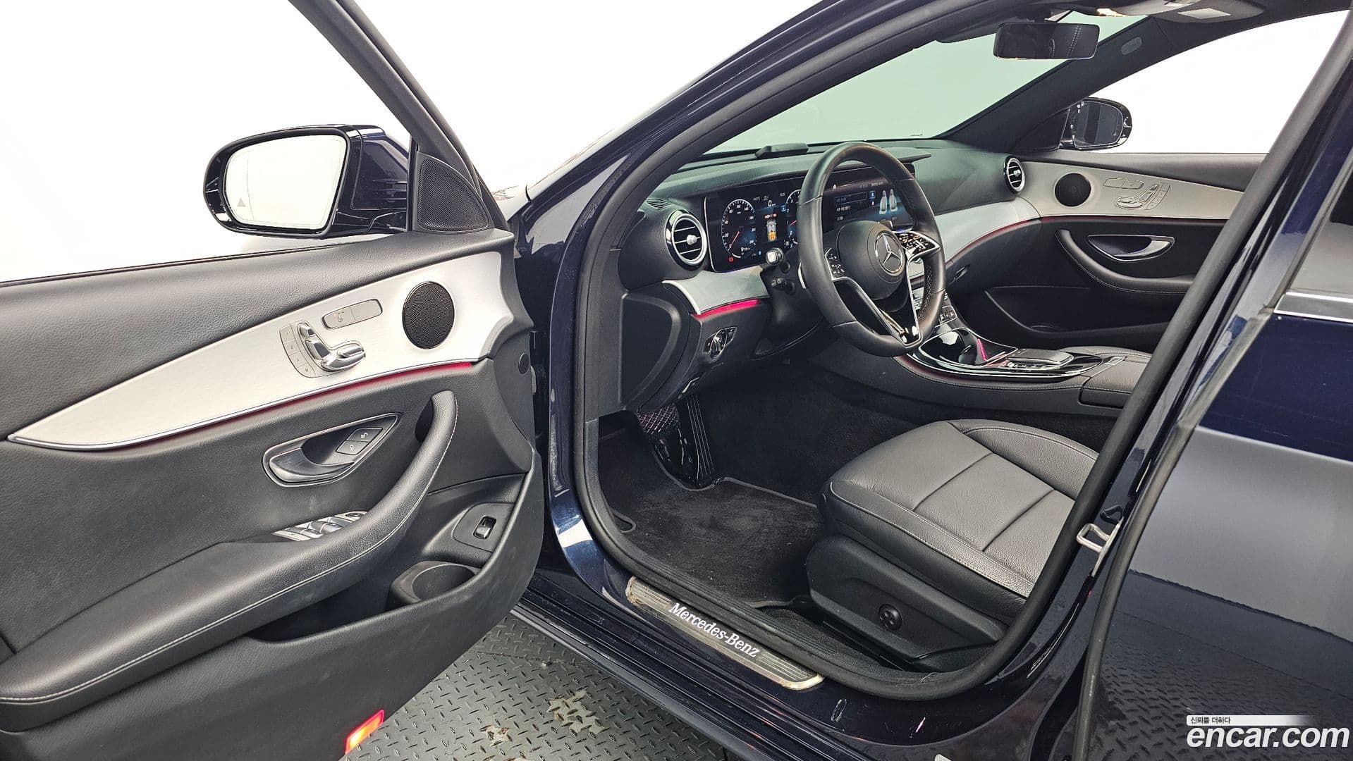 Main__Slider__Photo:E-Class Mercedes-Benz 2021.3-9