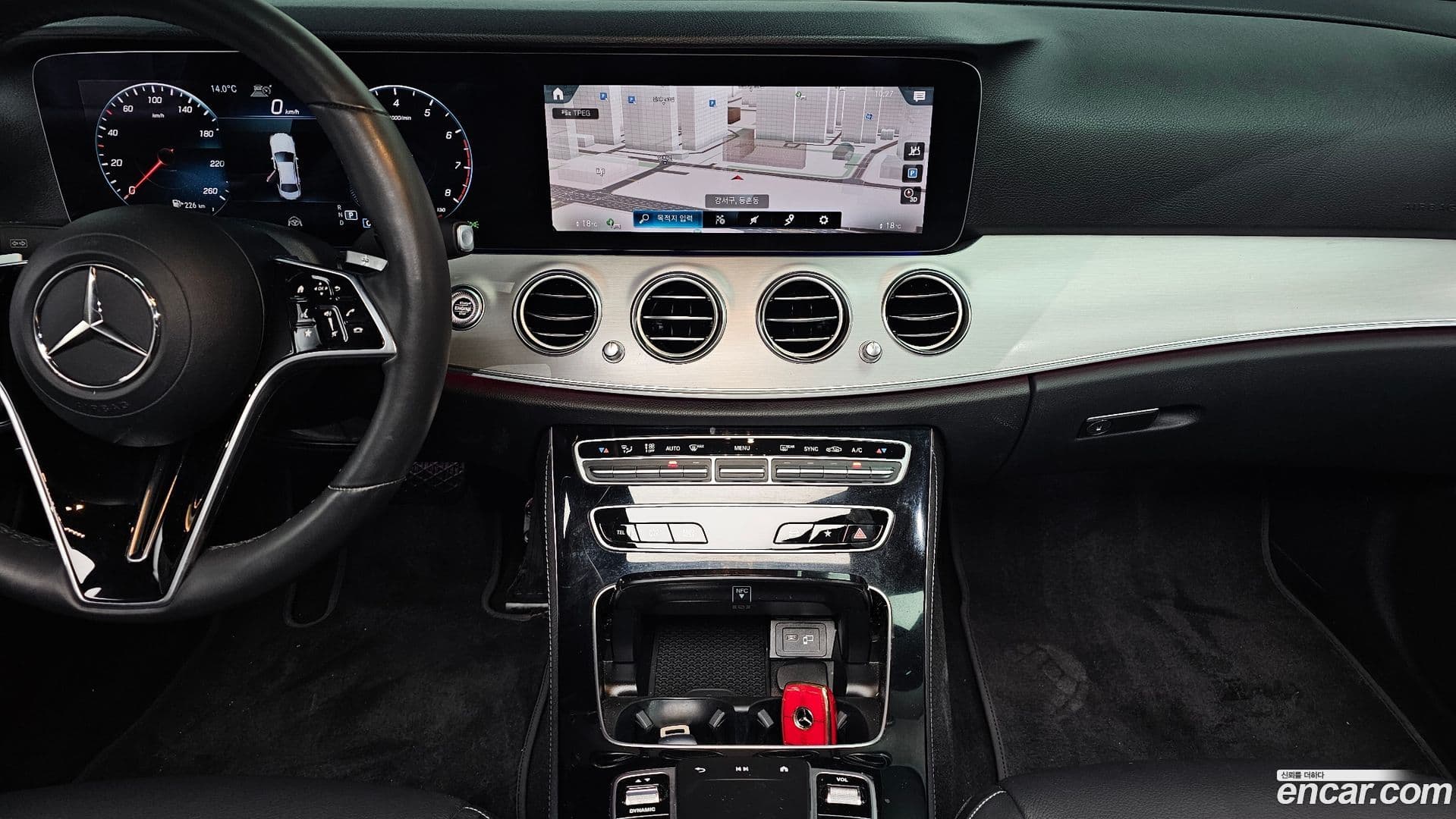 Main__Slider__Photo:E-Class Mercedes-Benz 2021.3-13