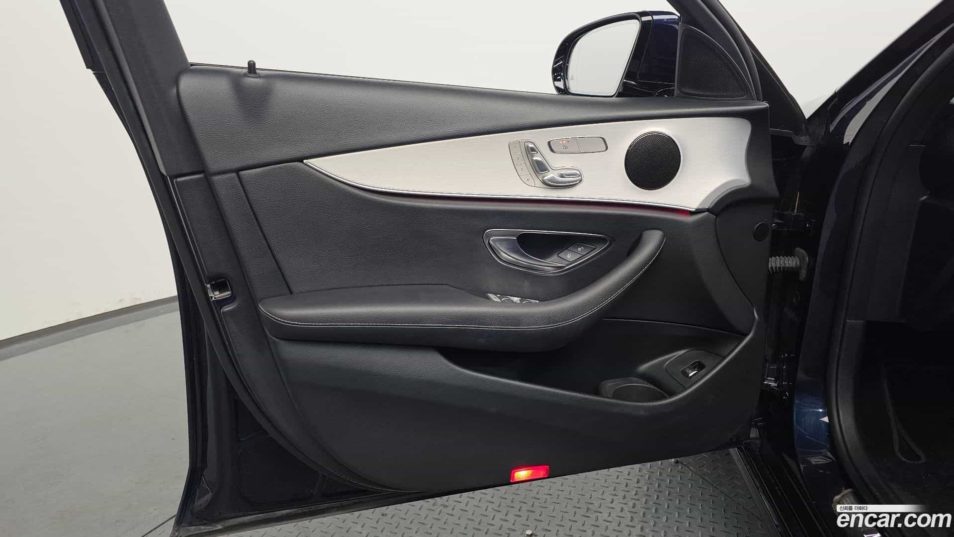 E-Class Mercedes-Benz 2021.3-INNER-034