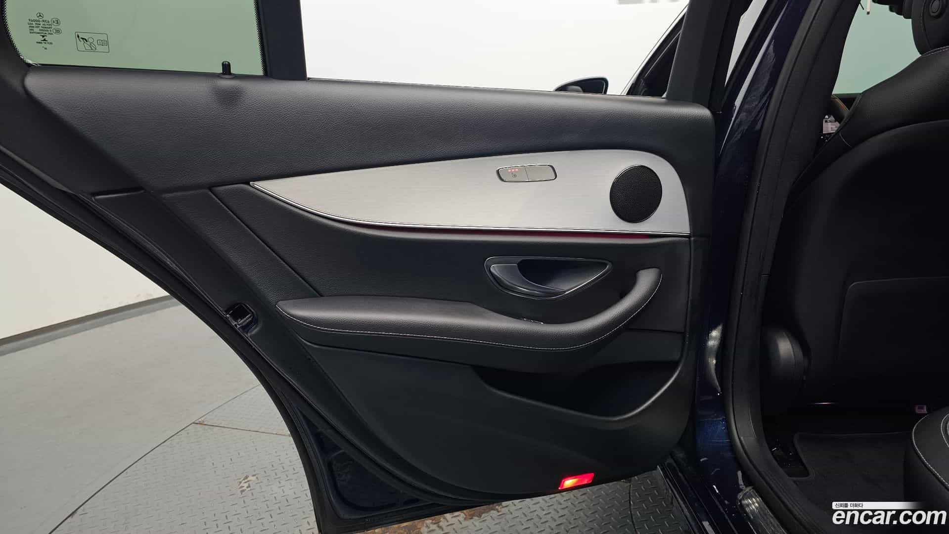 E-Class Mercedes-Benz 2021.3-INNER-035