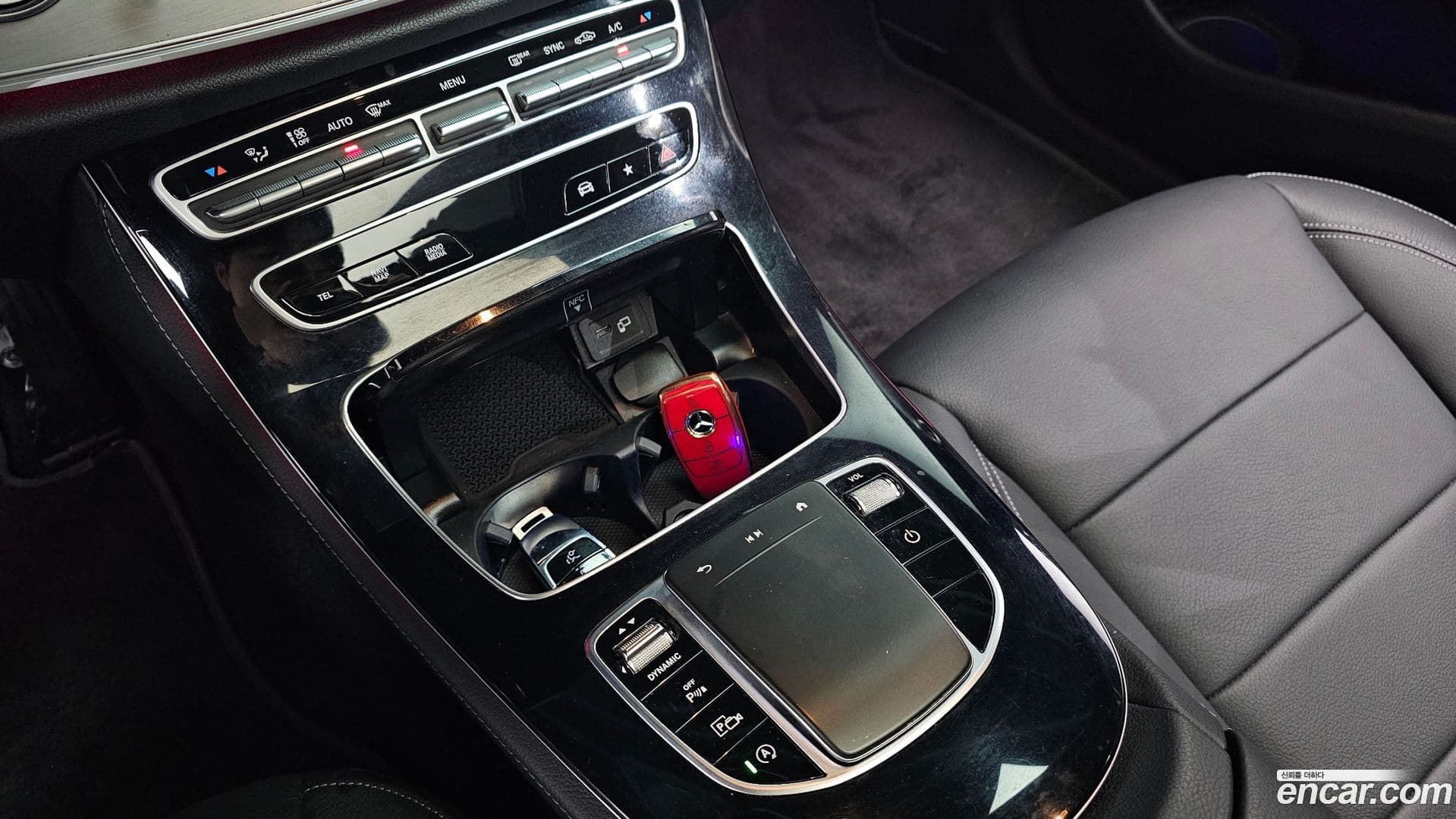 Main__Slider__Photo:E-Class Mercedes-Benz 2021.3-26