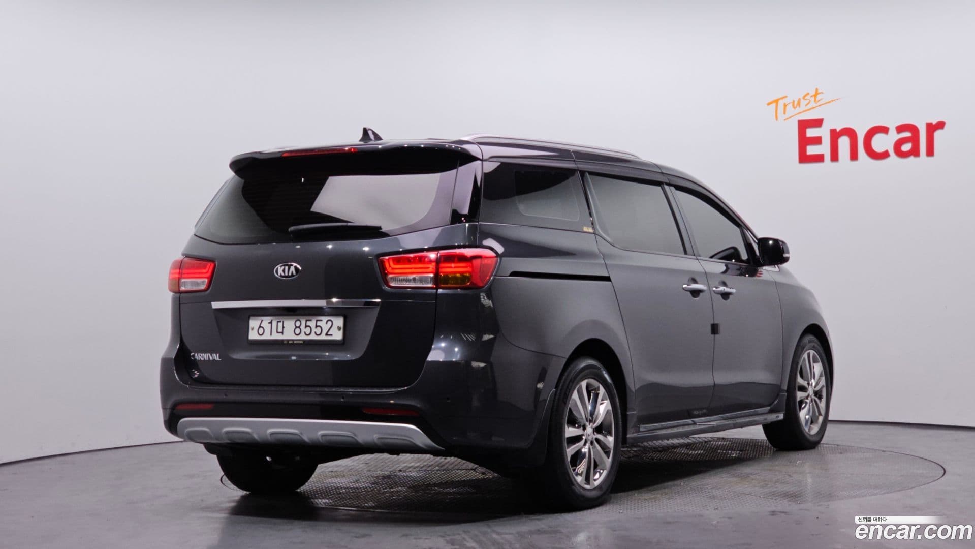 Main__Slider__Photo:Canival Kia 2018.0-1